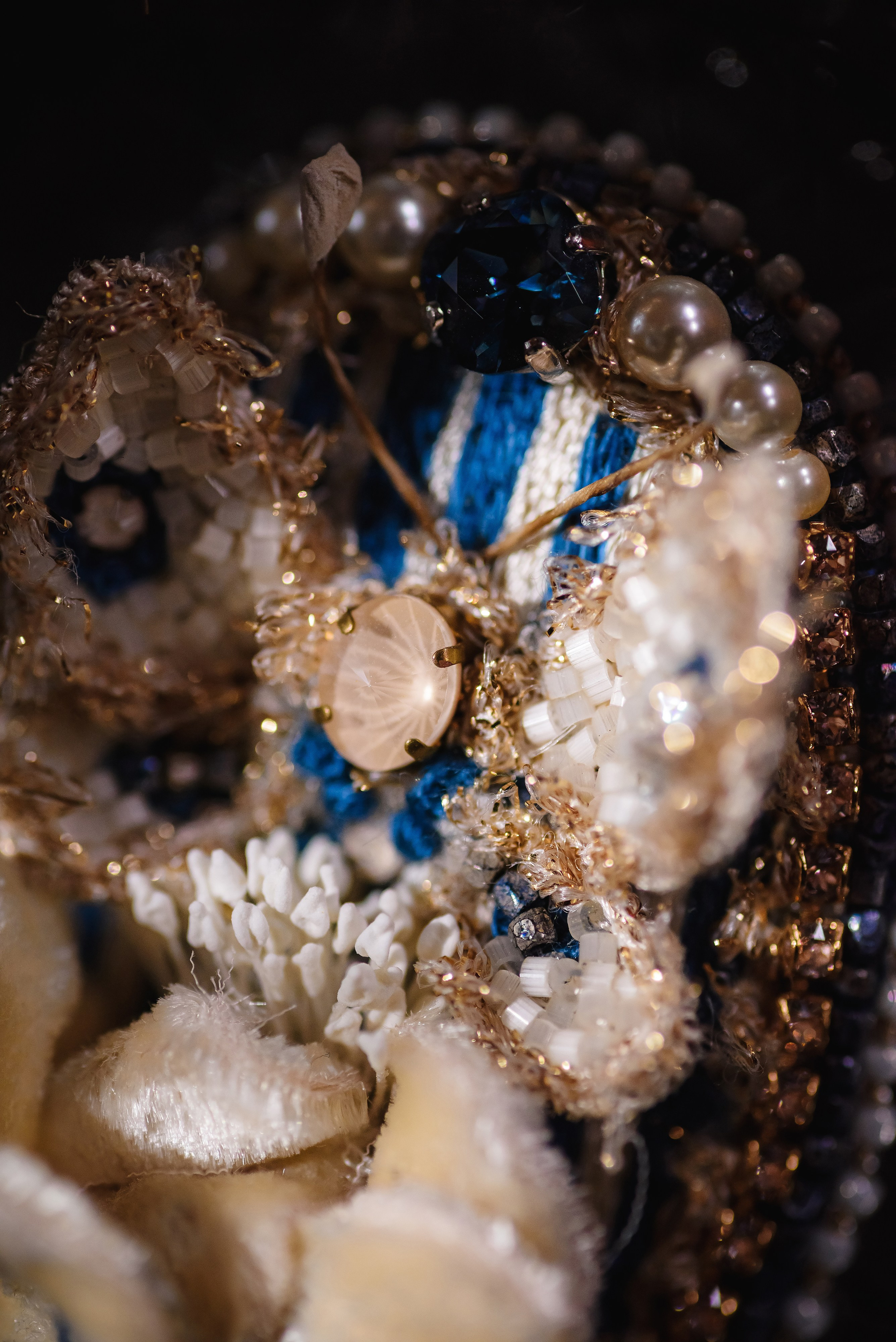 Embroidery of Inga Marita School. Fotogrāfs Rīgā. Gīmenes, individuālās un dažādu produktu fotosesijas