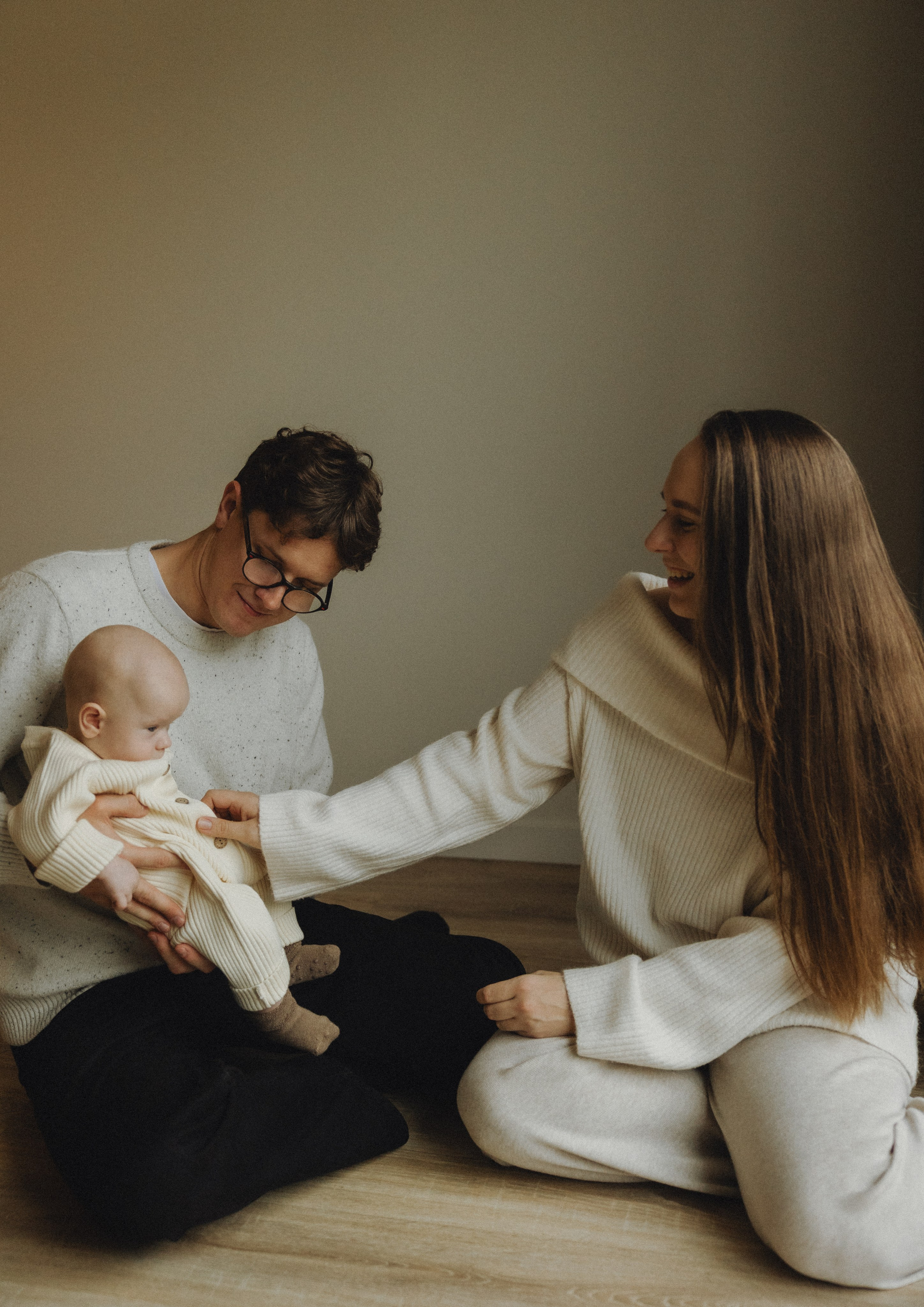 Naujagimio fotosesija namuose | 2025. Vestuvių ir šeimų fotografė Lena Bondarenko / belove photo