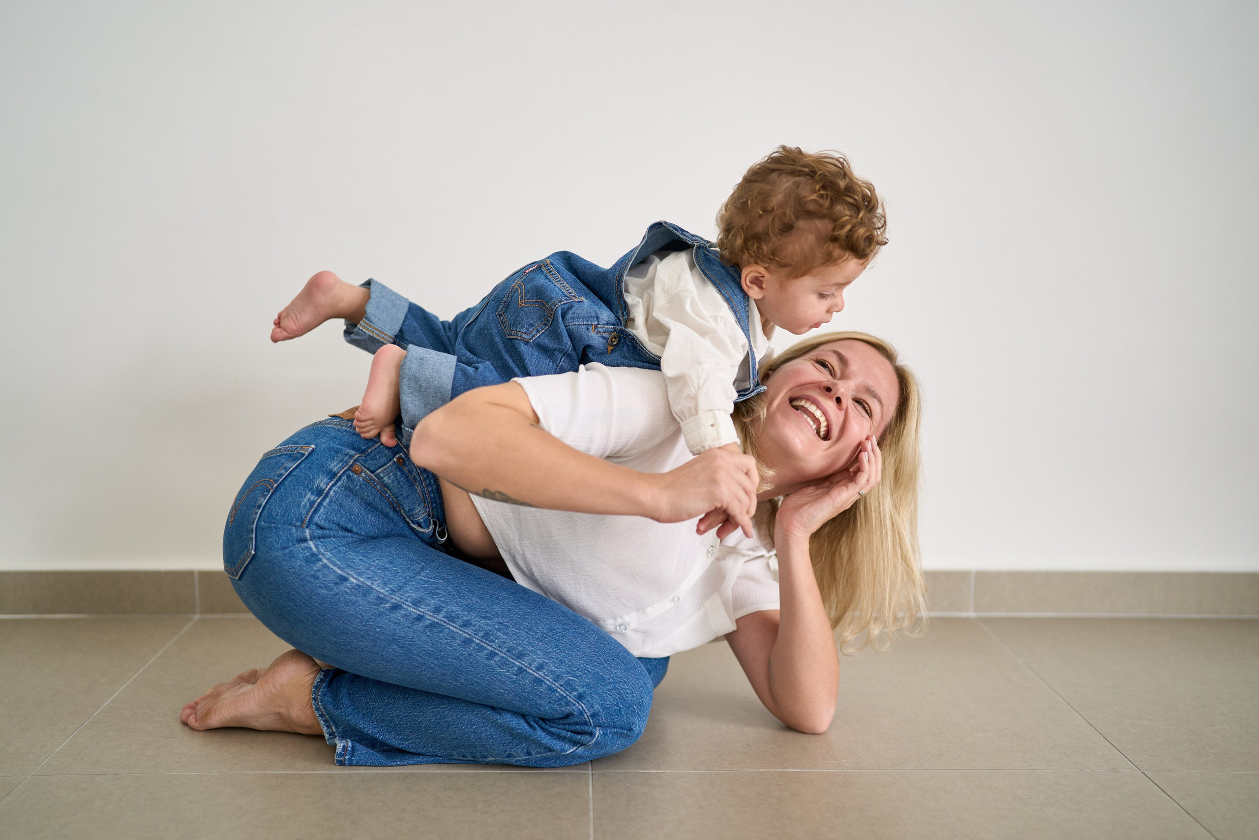 Gilad is 1 year old. צלם אלכס ברט בישראל