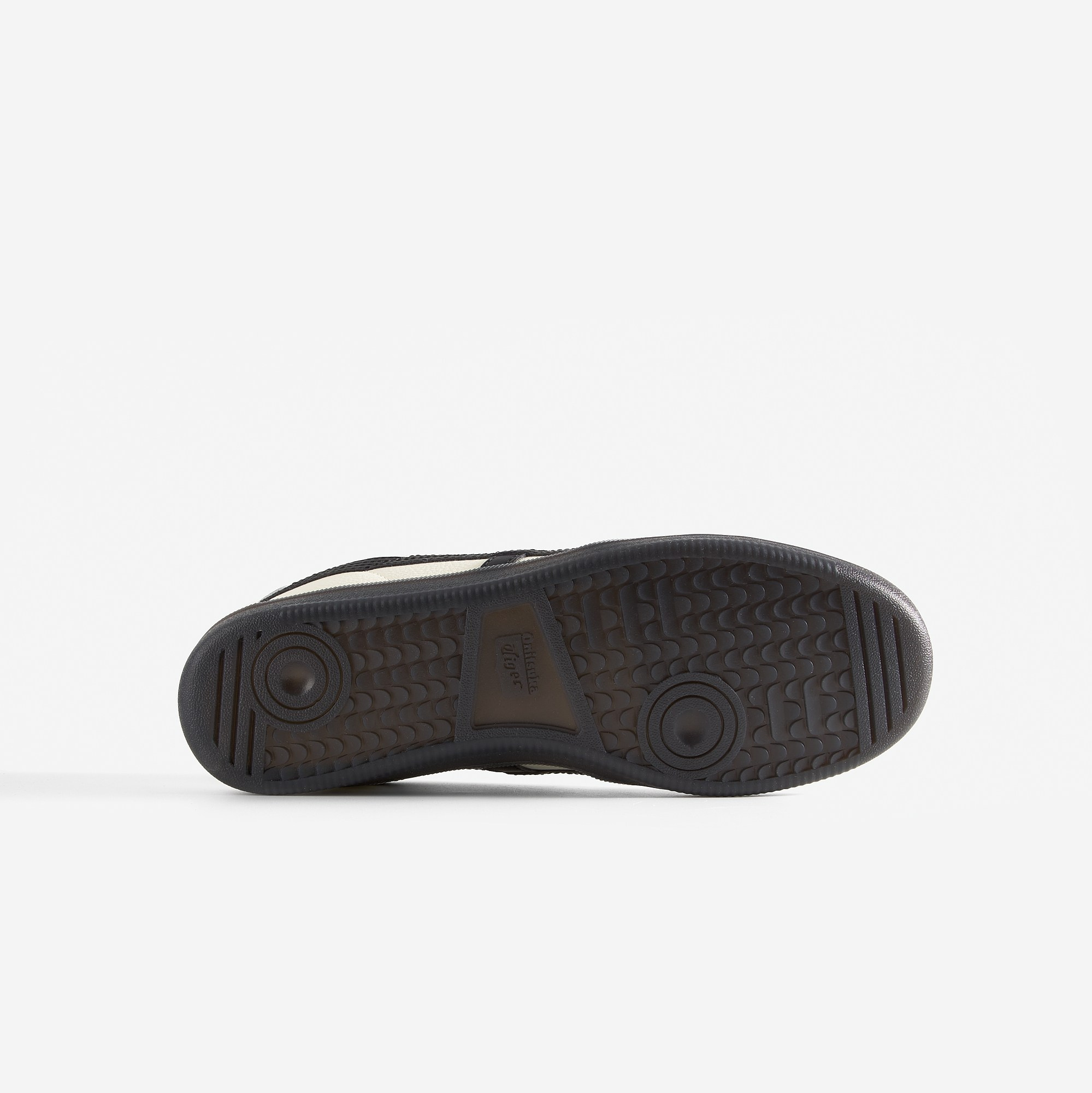 Обувь. Предметная фотосъемка в Алматы. Студия фото и видео съемки товаров