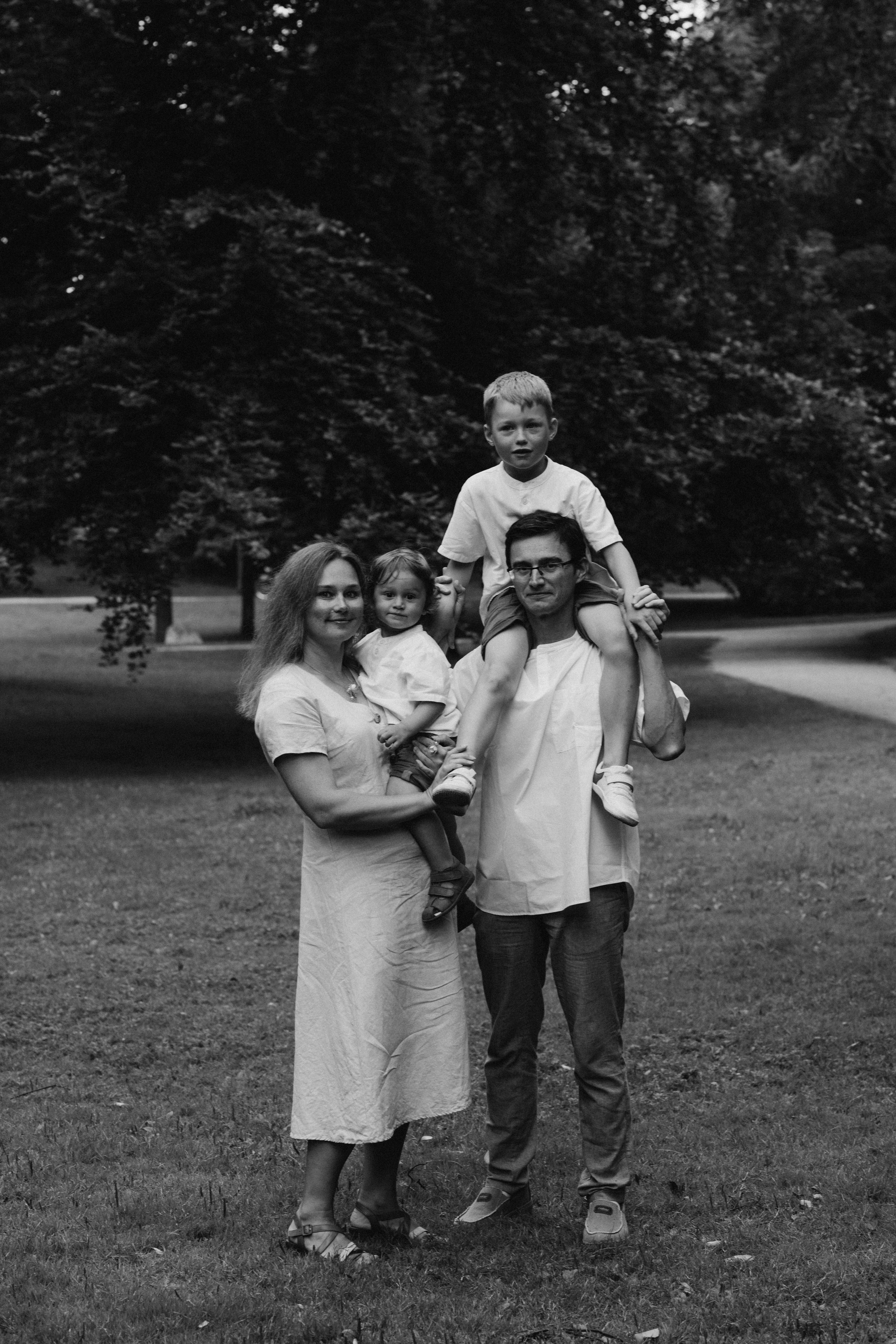 Kaivopuisto. Wedding and potrait photographer in Helsinki Vickan O