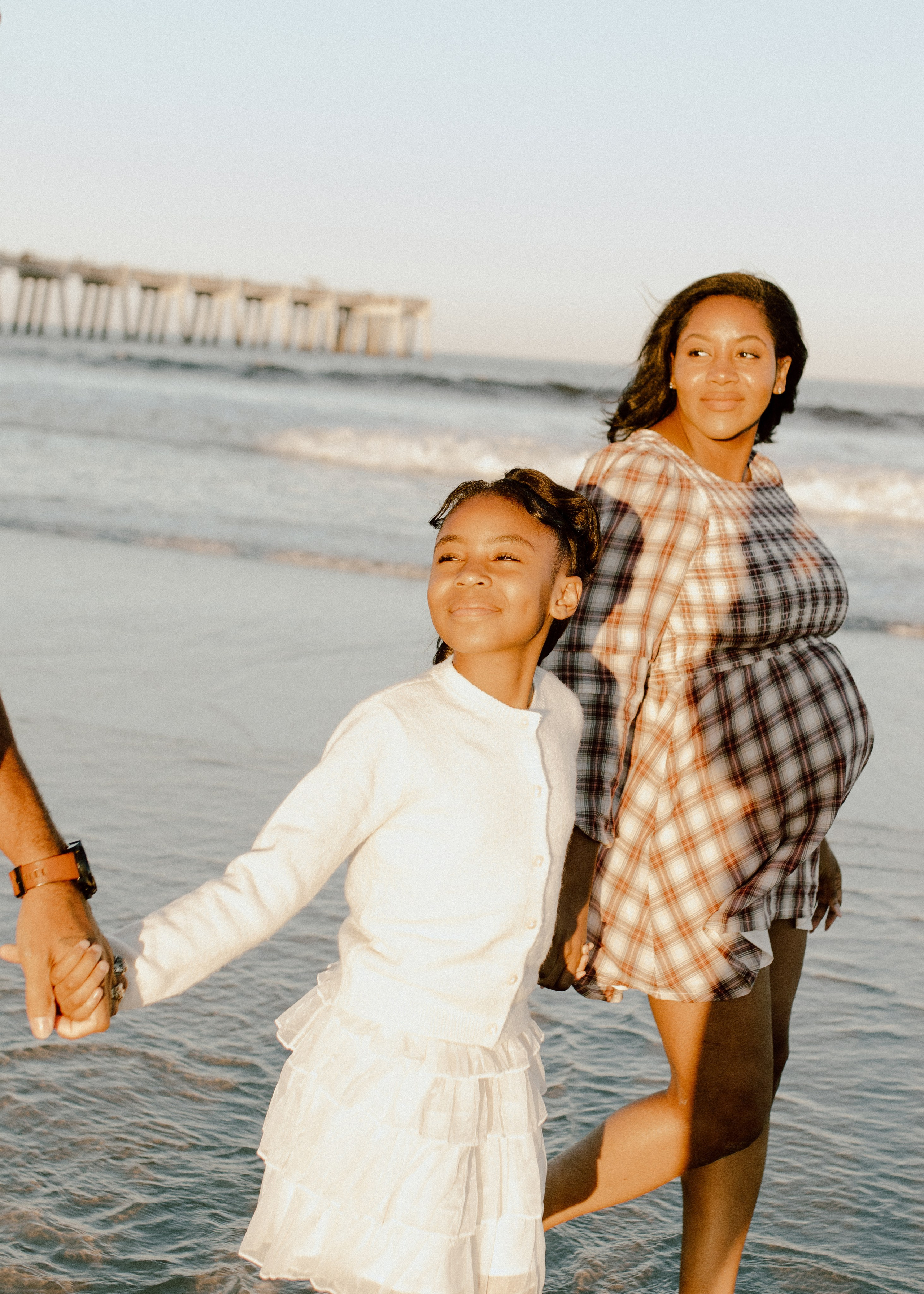 Christy’s Maternity at Jacksonville Beach. Portrait and couples photographer in Florida, Valeriia Honcharova