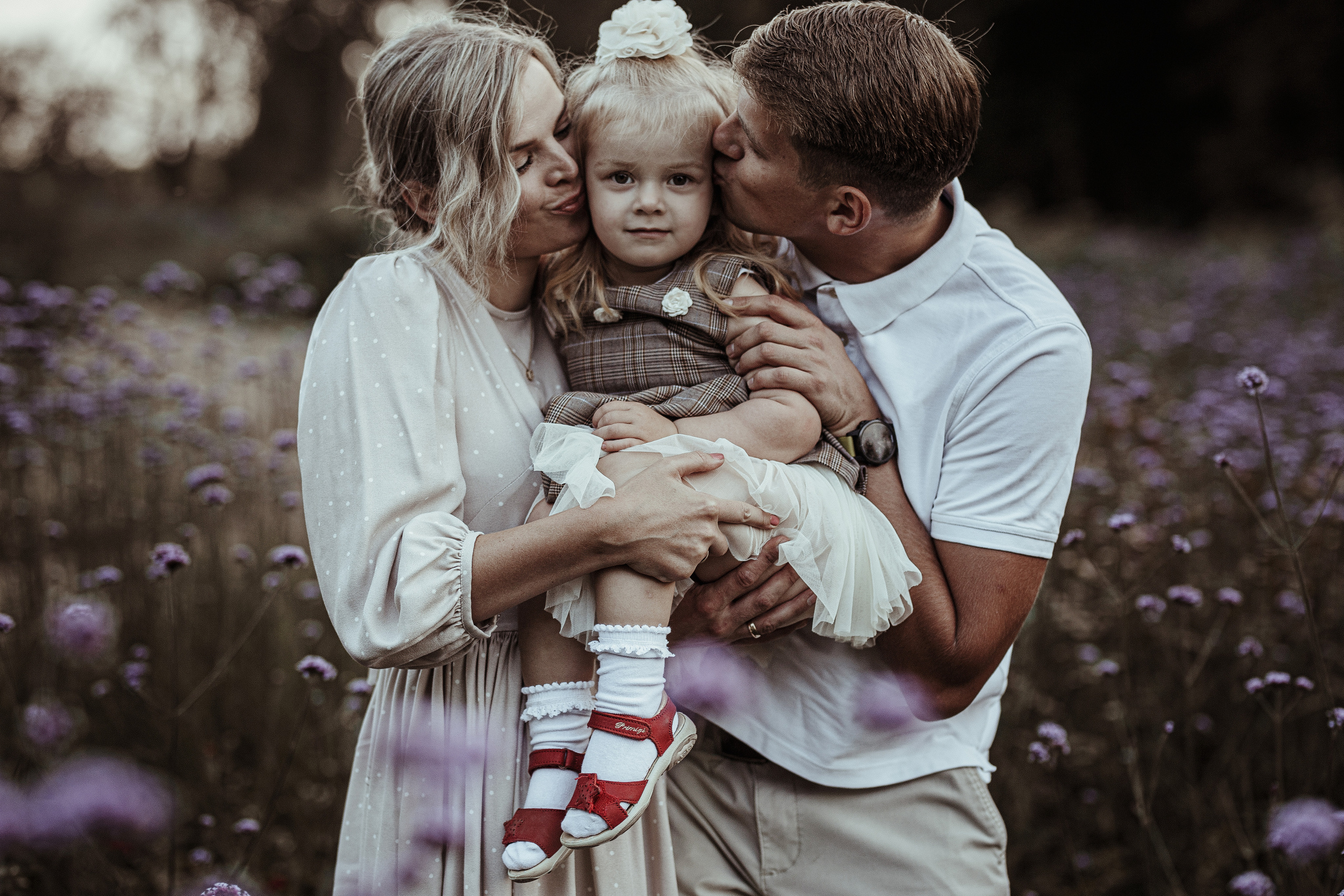 Šeimos / Vaikai. Wedding and family photographer in Lithuania — Yvanessa Gelvano
