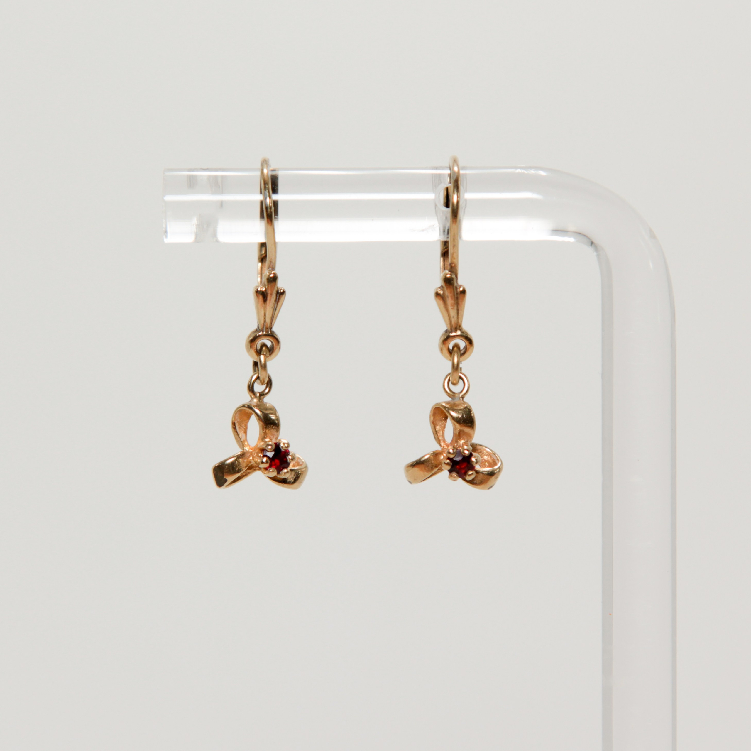 Ribbons. Современнные и актикварные украшения в Барселоне, Москве и Санкт-Петербурге