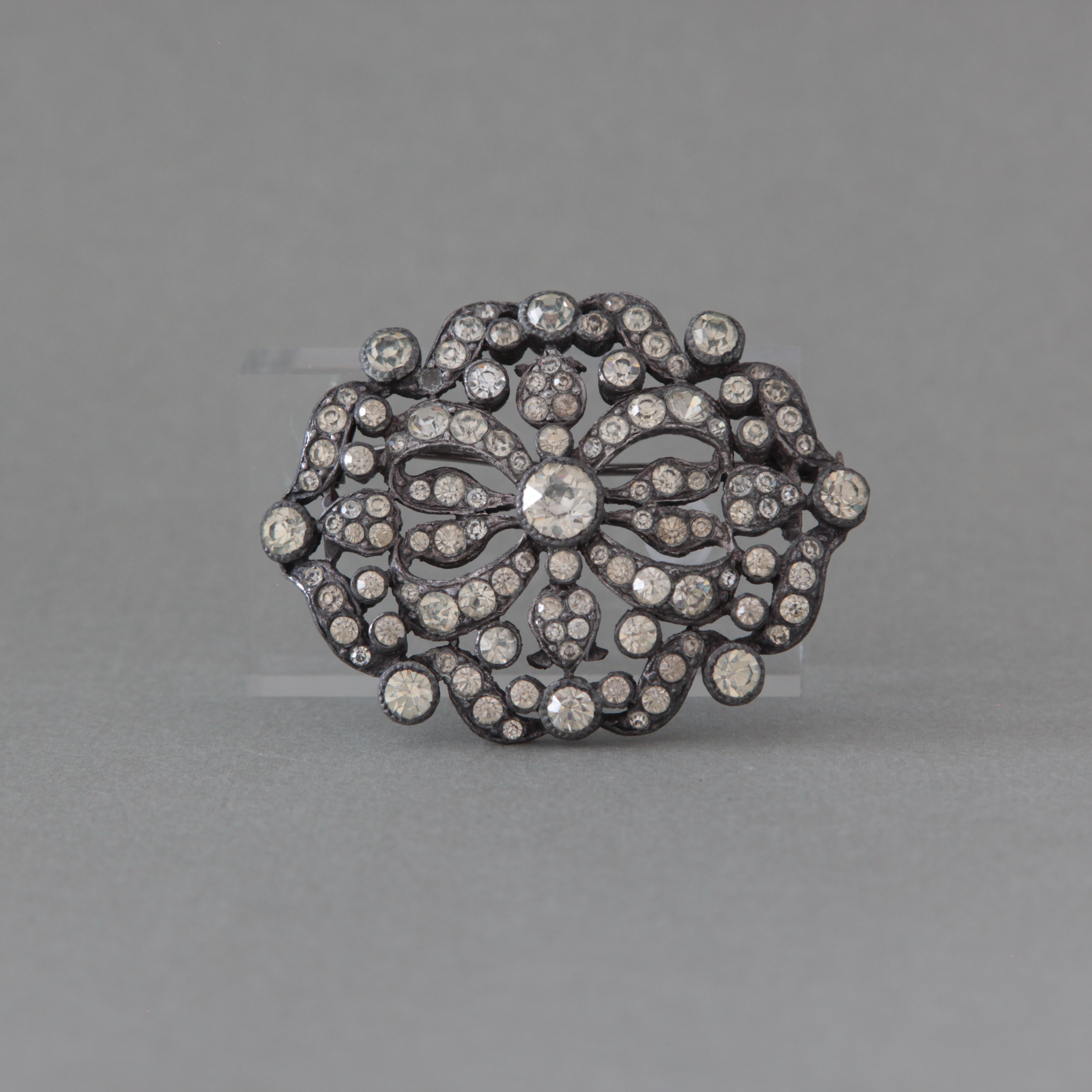 Constellation. Современнные и актикварные украшения в Барселоне, Москве и Санкт-Петербурге