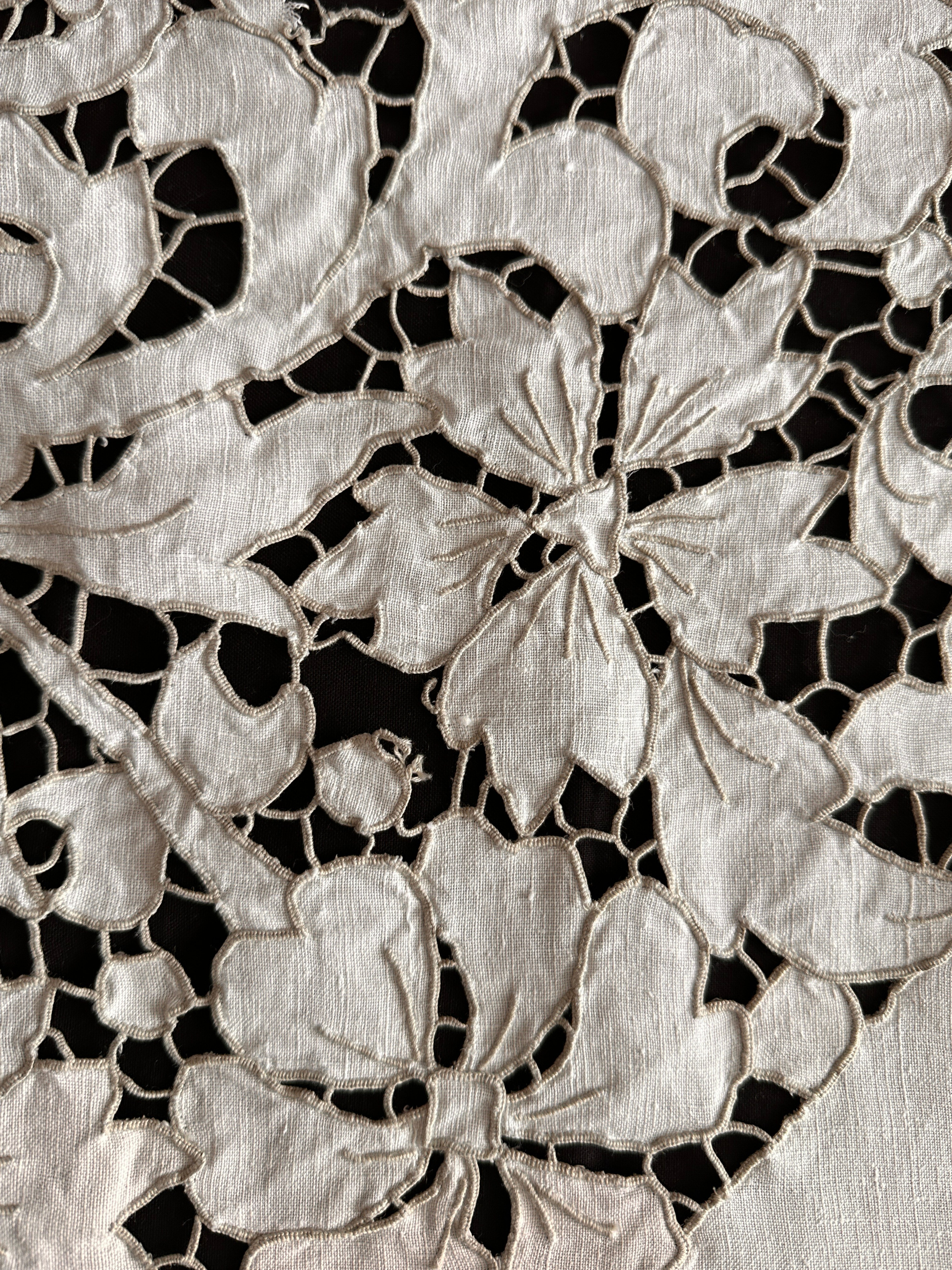 Textil2. Современнные и актикварные украшения в Барселоне, Москве и Санкт-Петербурге