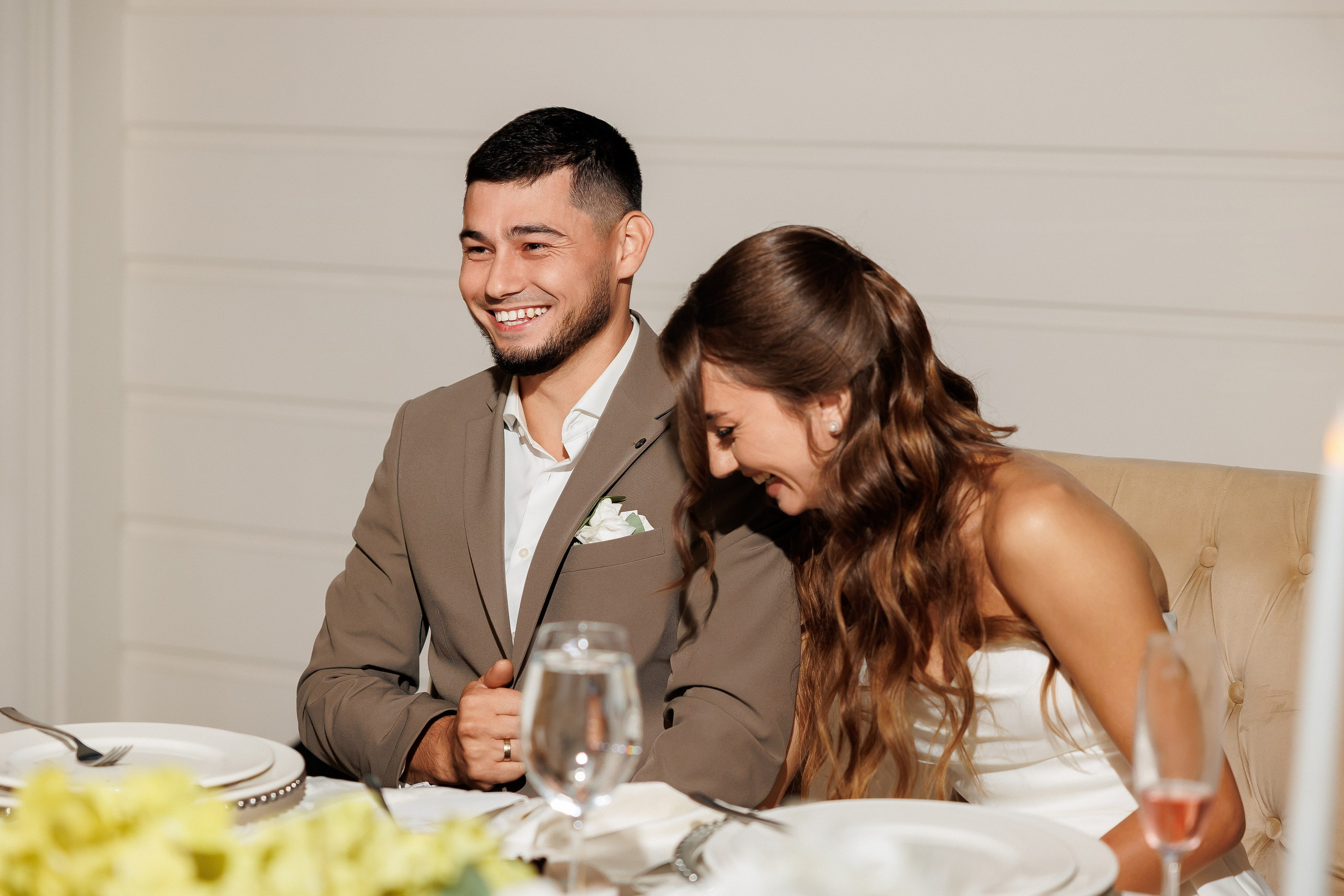 Eugen & Livia — Grand Elysee — Wedding Day. Servicii Foto și Video 067188353