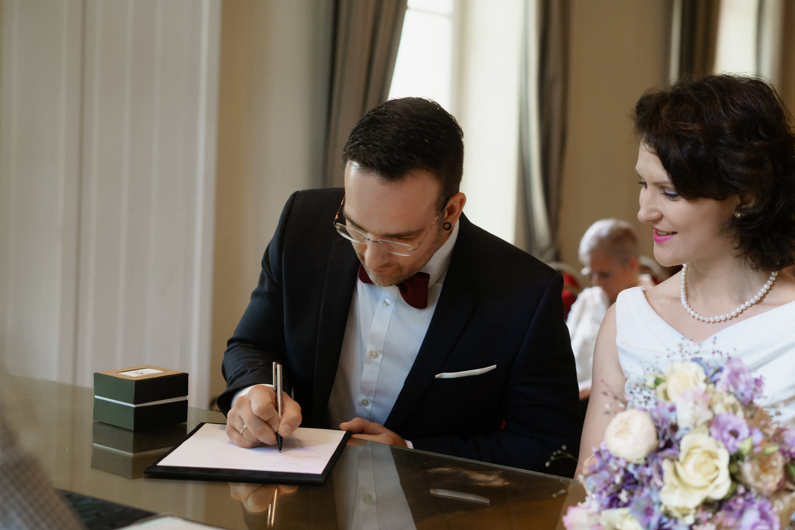 Hochzeitsfotograf aus Düsseldorf. Ted Estos | Fotograf | Düsseldorf · NRW