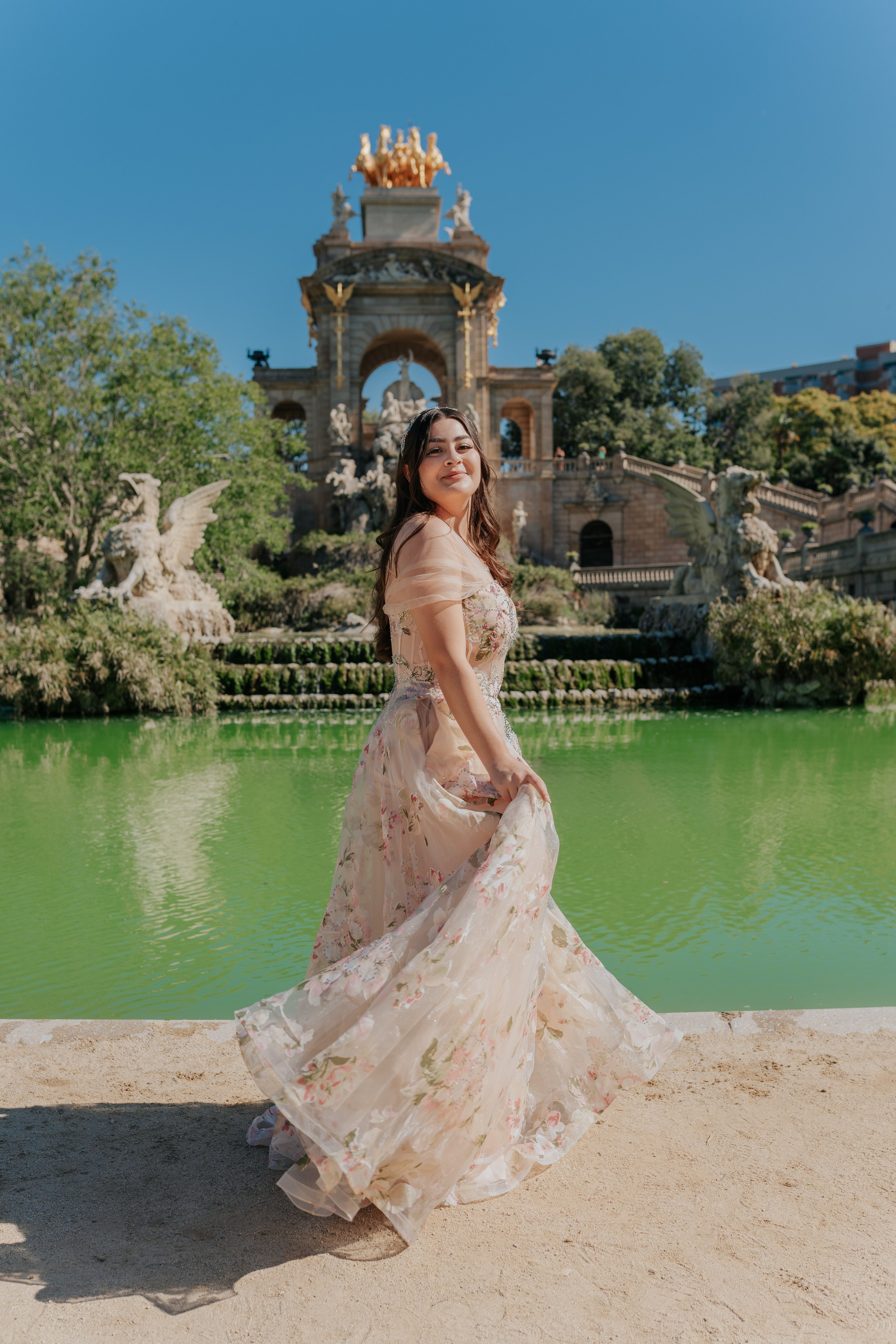 Barcelona Wow Dress Photoshoot Ideas — Photographer in Barcelona Spain