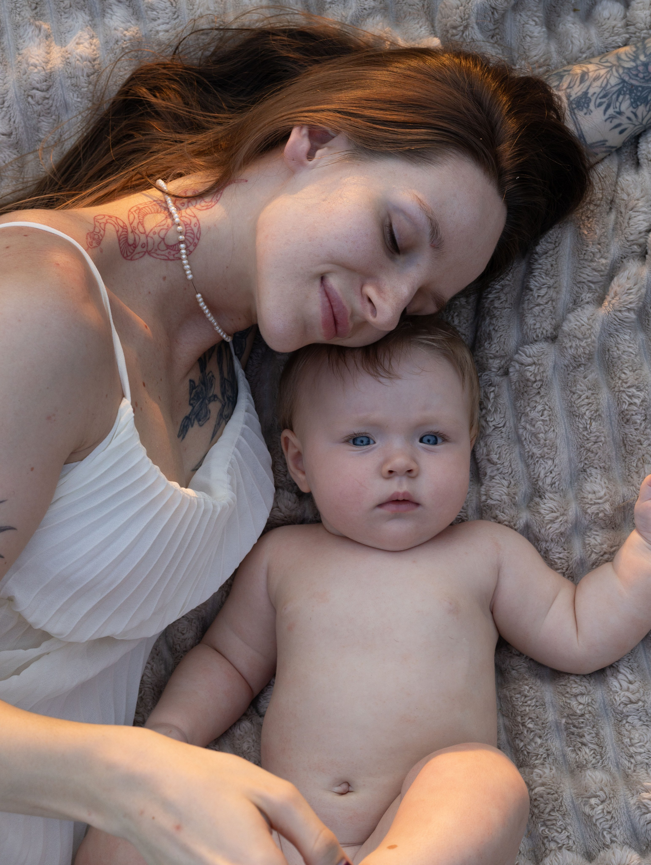 FAMILY PHOTO SHOOT. HOME