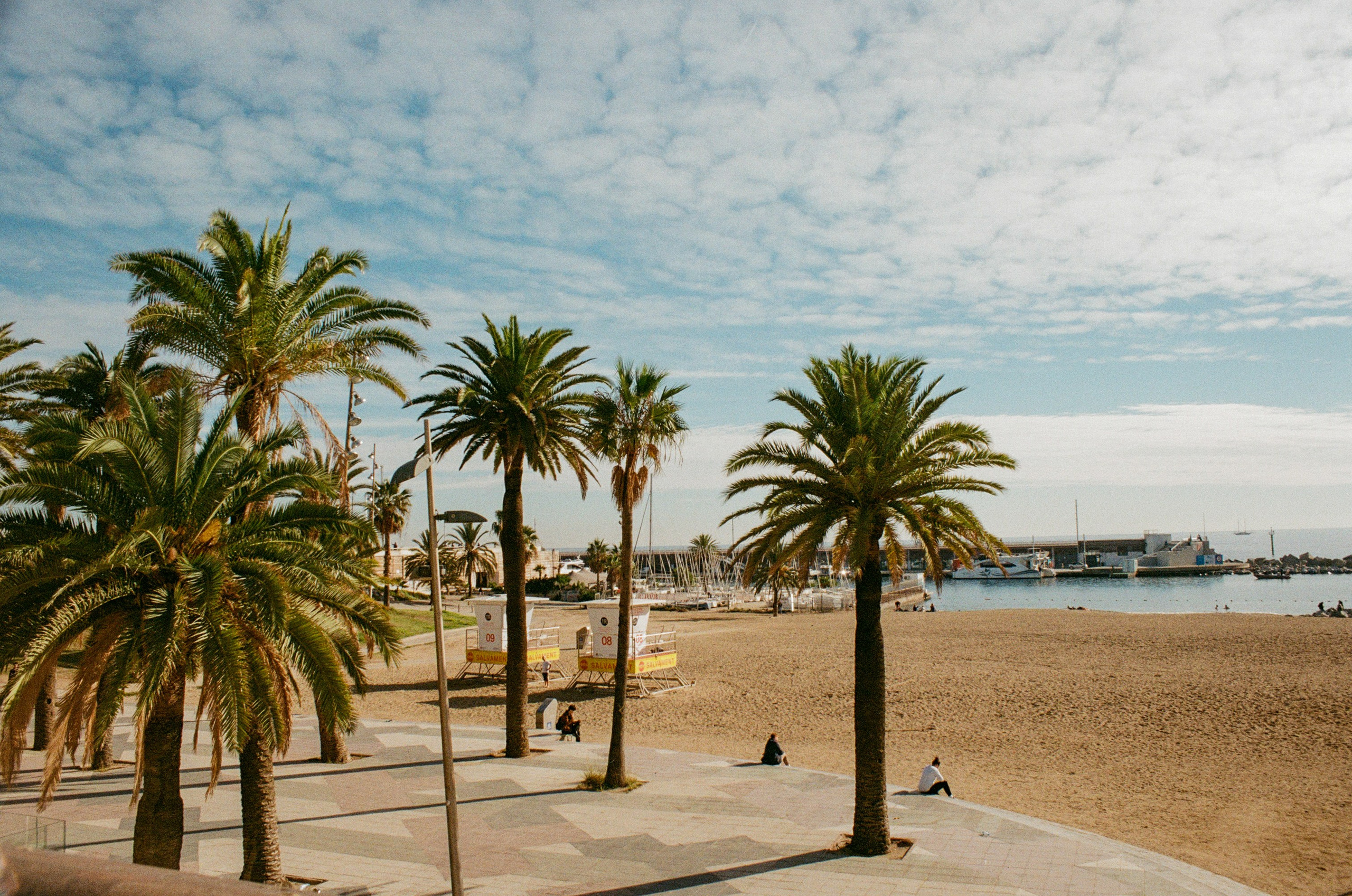 Barcelona — Light, Rhythm and Architecture. Wedding Stories — Professional Wedding Photography & Videography in Germany, Italy, Spain & all across Europe