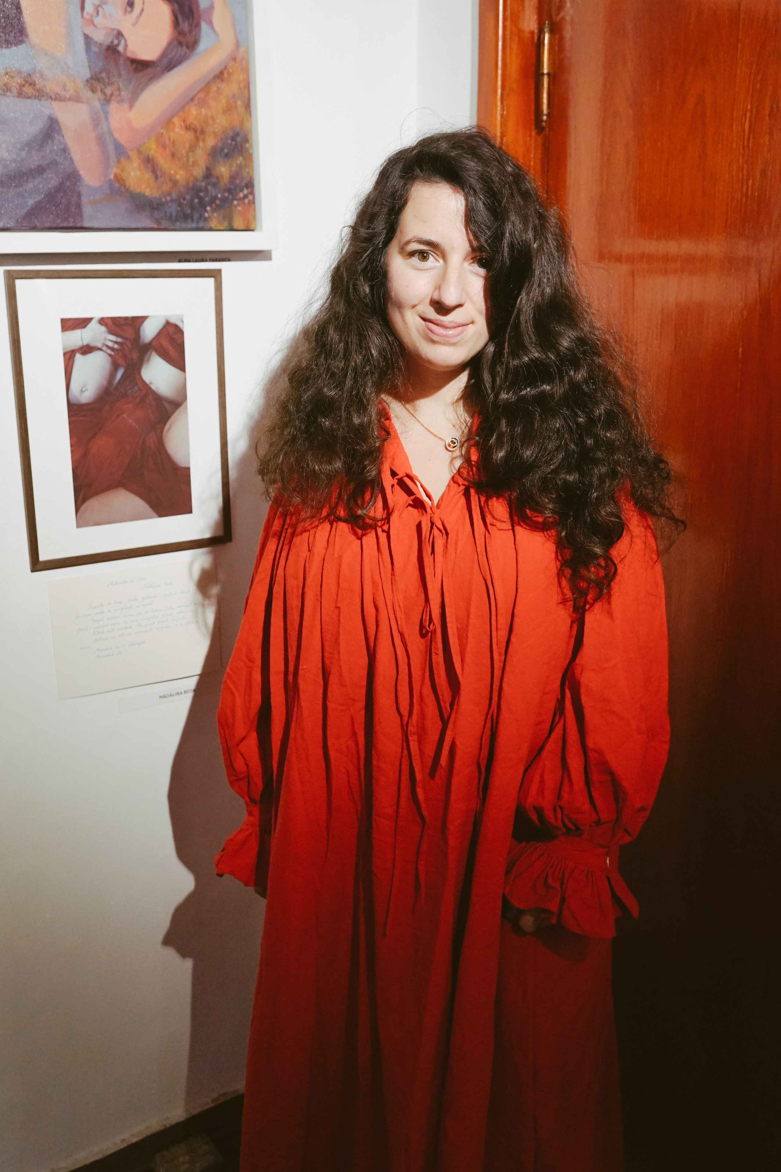 Expoziție Foto Maternitate Brașov | Mădălina Beda. Madalina Beda- Artist vizual, fotograf, doula la nastere, consultant babywearing Brasov si in toata tara