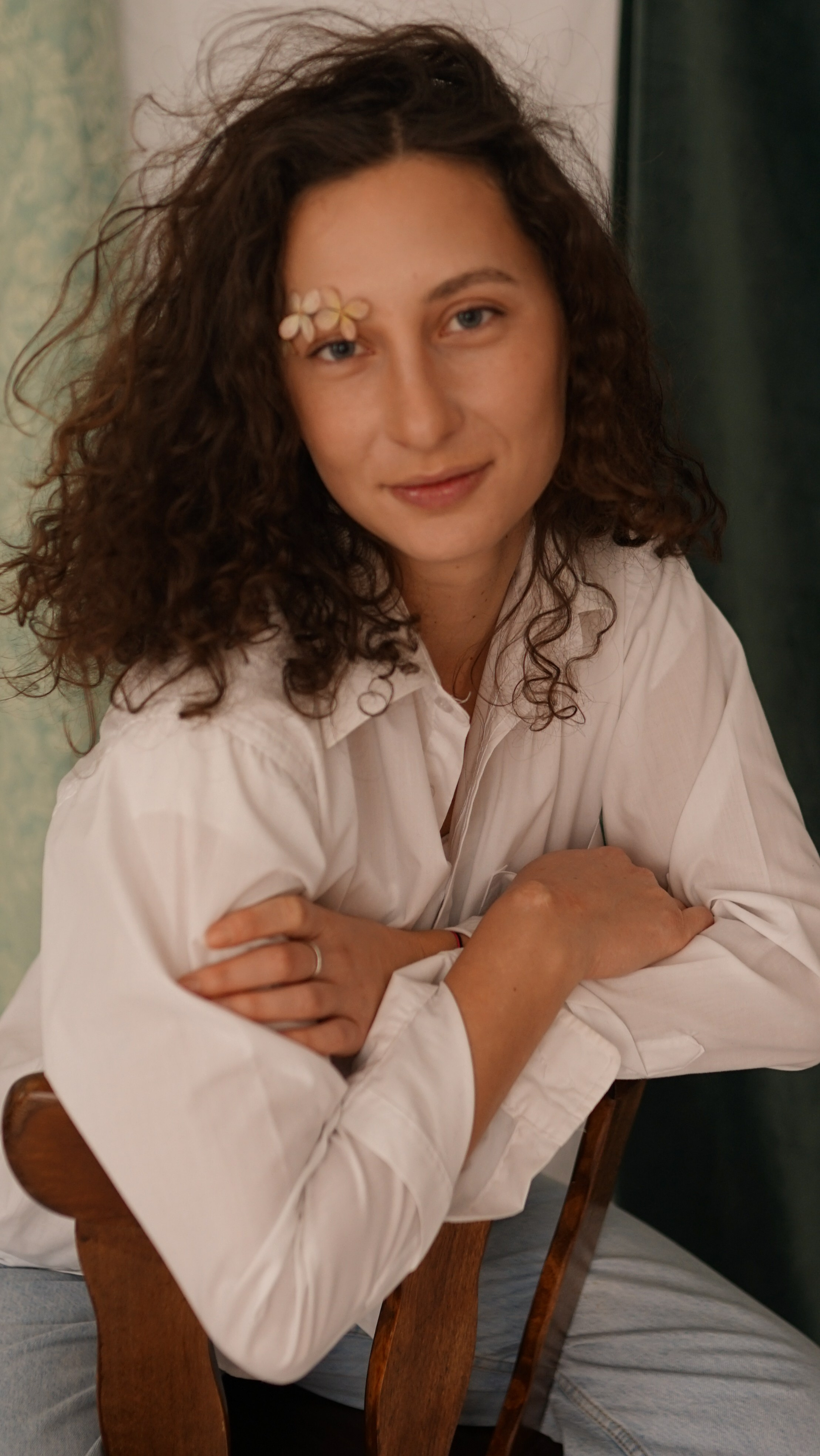 Fotografie de Portret Brașov | Artist Mădălina Beda. Madalina Beda- Artist vizual, fotograf, doula la nastere, consultant babywearing Brasov si in toata tara