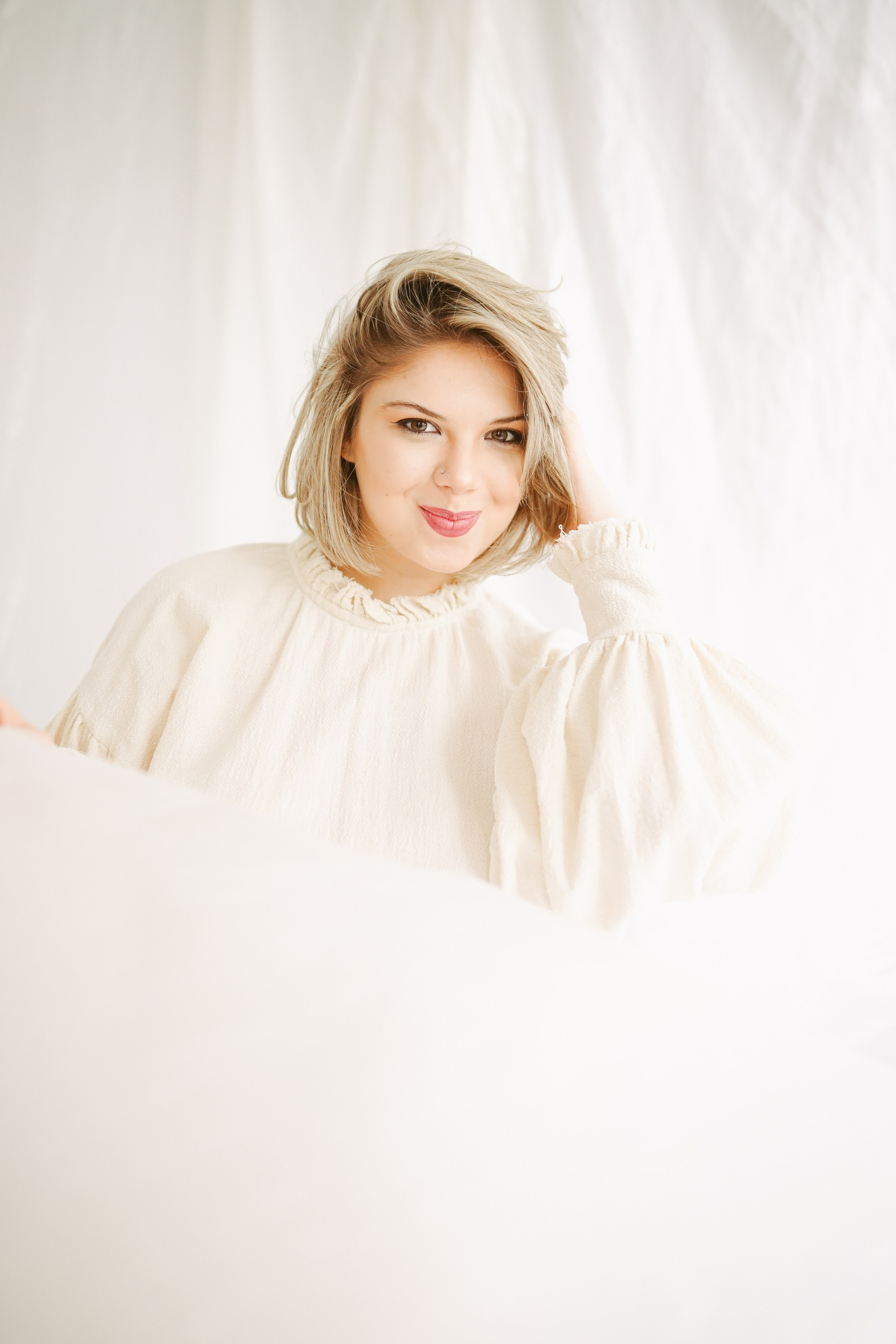 Fotografie de Portret Brașov | Artist Mădălina Beda. Madalina Beda- Artist vizual, fotograf, doula la nastere, consultant babywearing Brasov si in toata tara