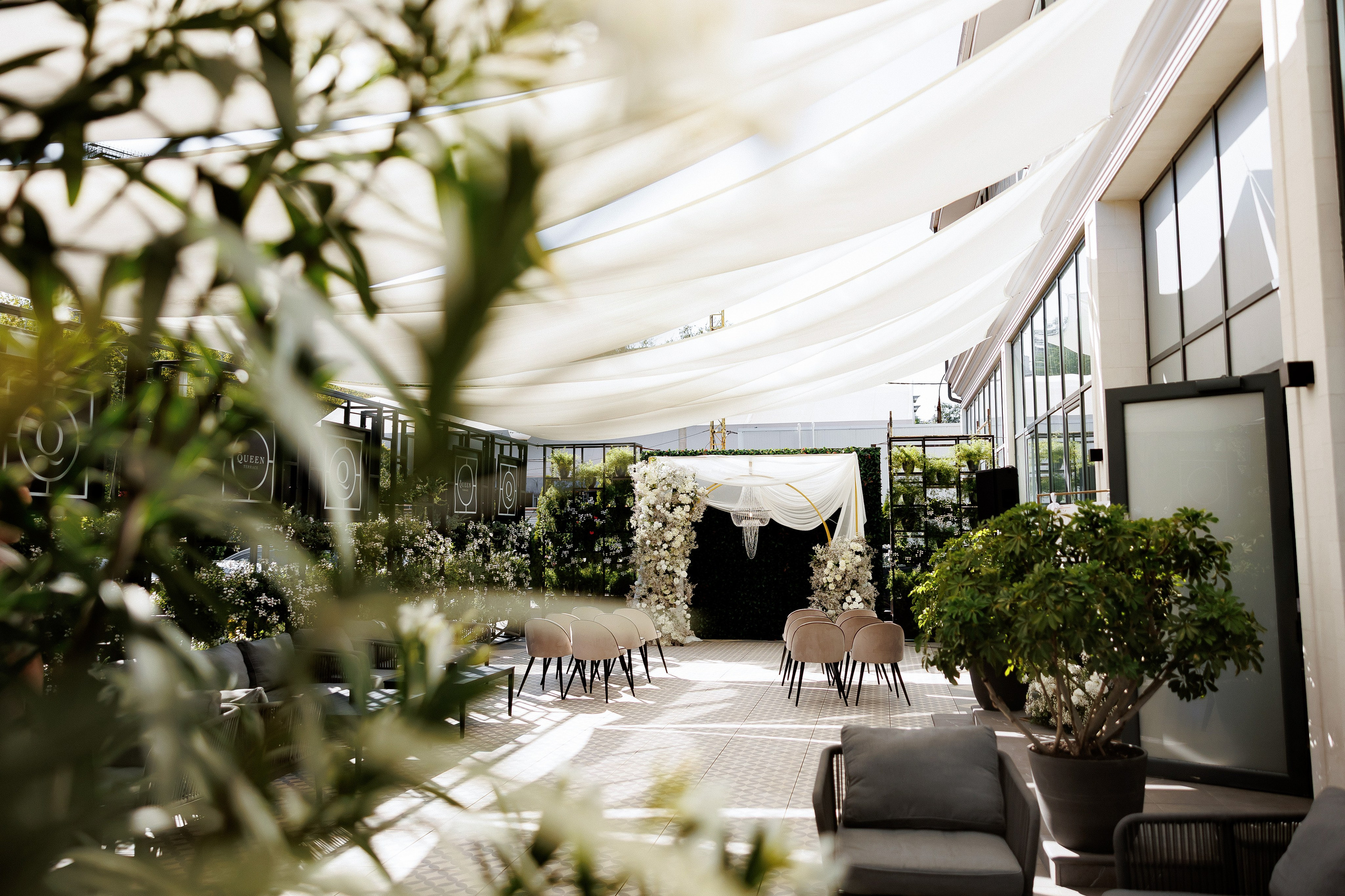 Serghei & Erica — Queen Residence. Servicii Foto și Video 067188353