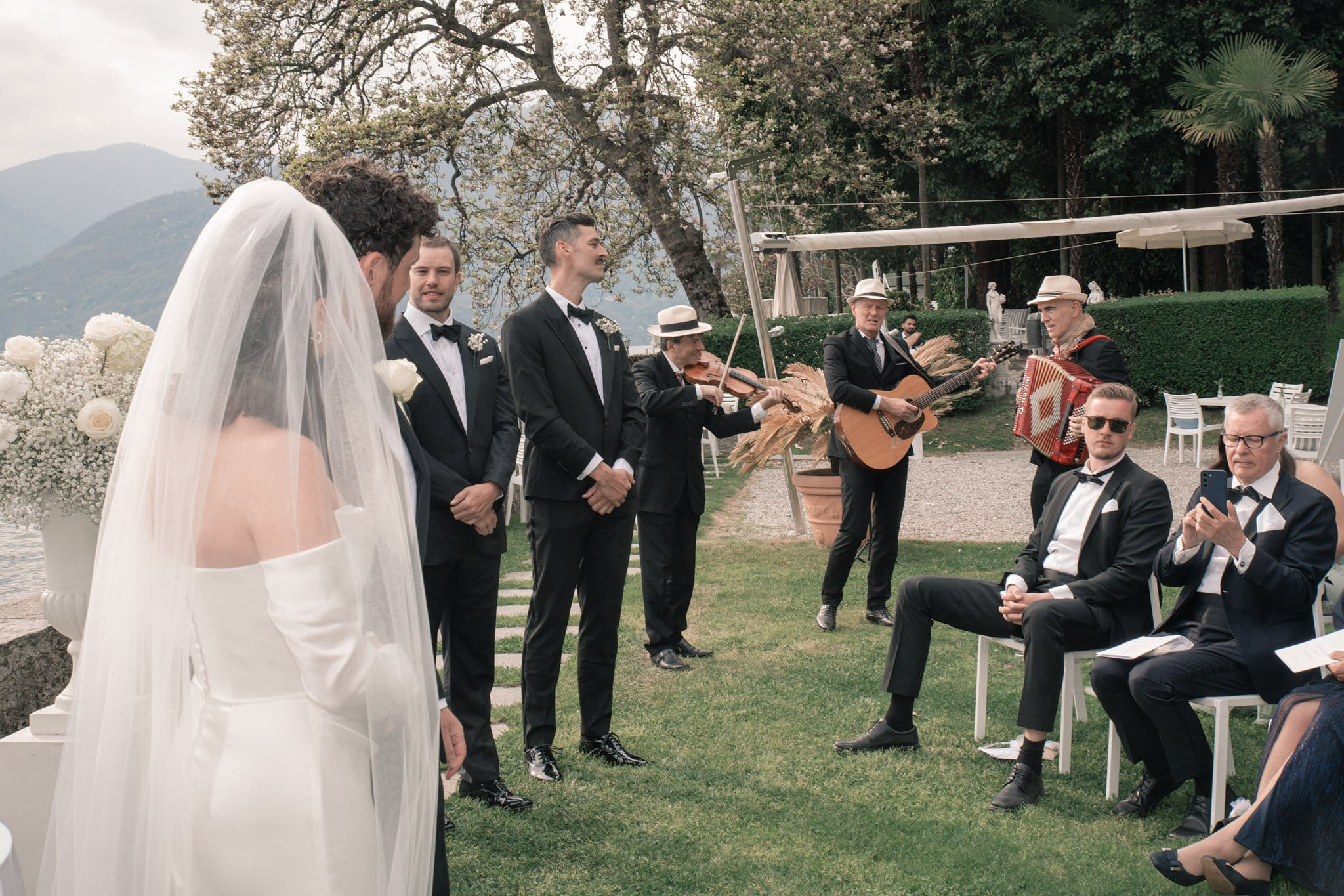 Roxie & Richard Wedding. Fotografo matrimonio Lago di Como Ferrari Media Production