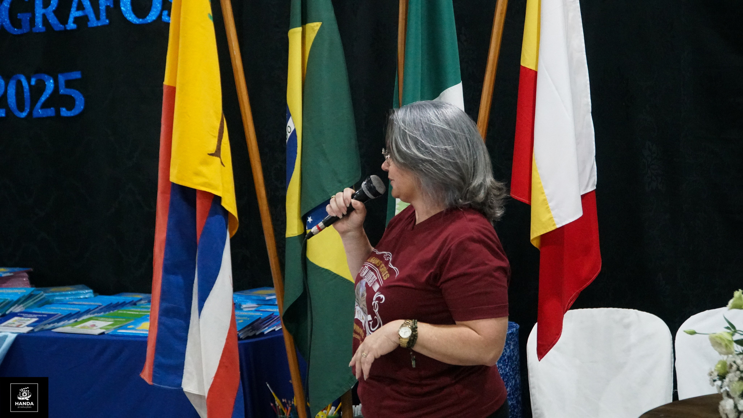 Noite autógrafos colégio Aurélio Buarque de Holanda. Handa Produções