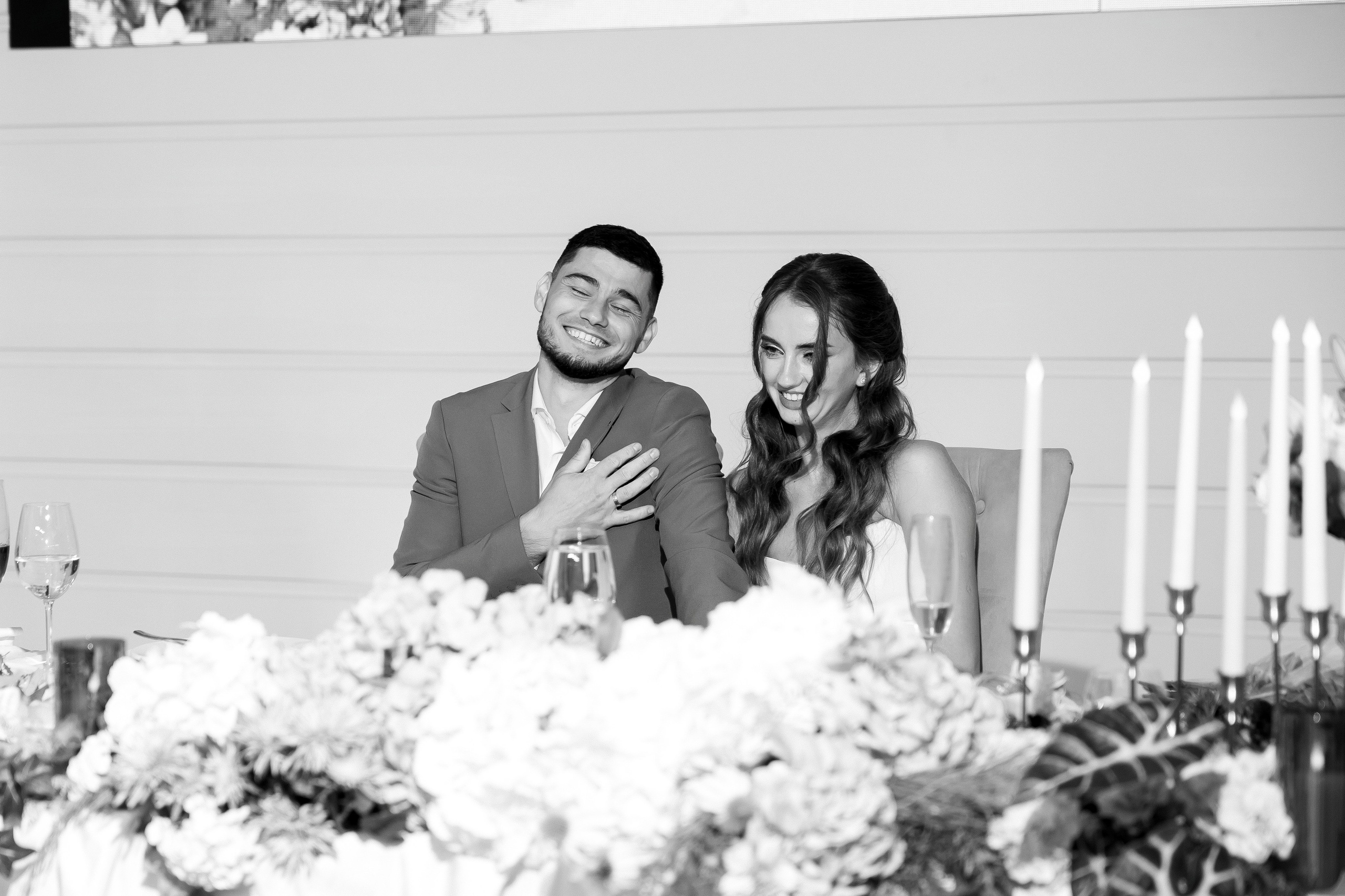 Eugen & Livia — Grand Elysee — Wedding Day. Servicii Foto și Video 067188353