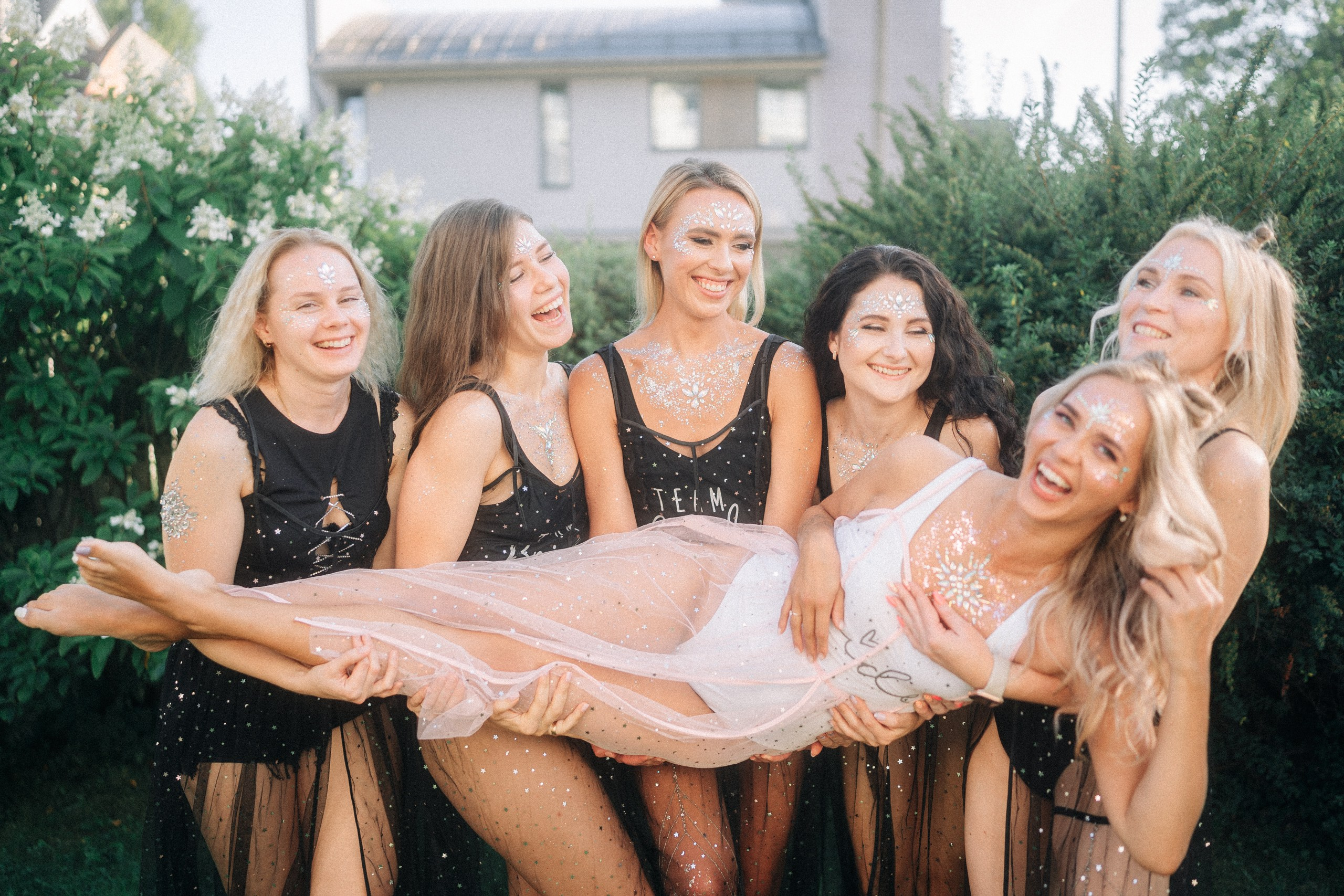 Coachella-themed Bachelorette Party. Couple and Family Photographer in Tallinn, Sasha Kaloshin