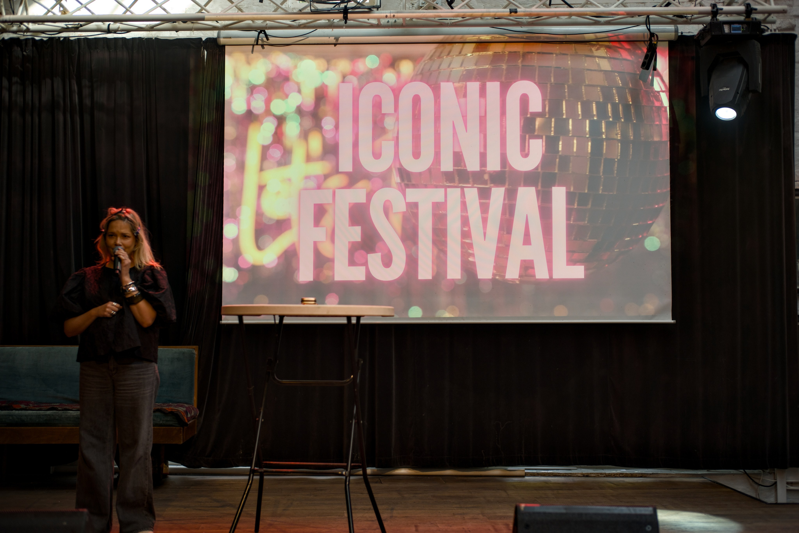 Bedrift. Foto som Kunst. Anastasia Majestic Kunstkaper, Make-up Artist, Stylist