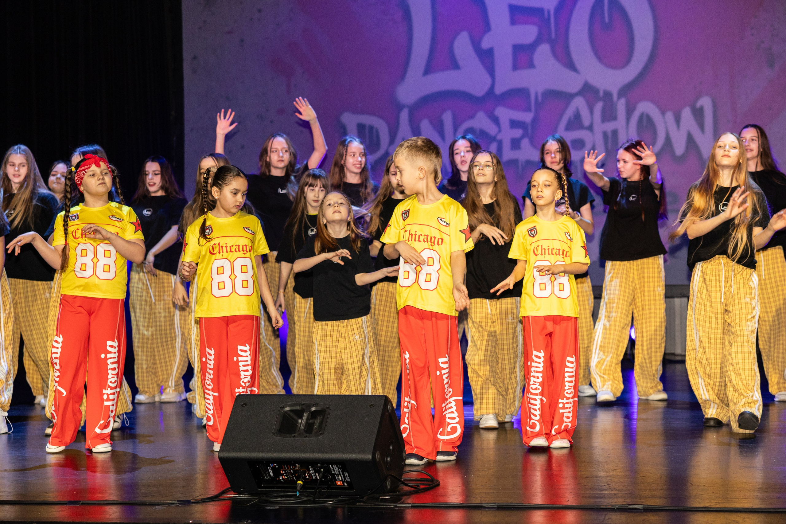 LEO DANCE SHOW WINTER 2025. Семейный и детский фотограф в Варшаве Мила Бобровская