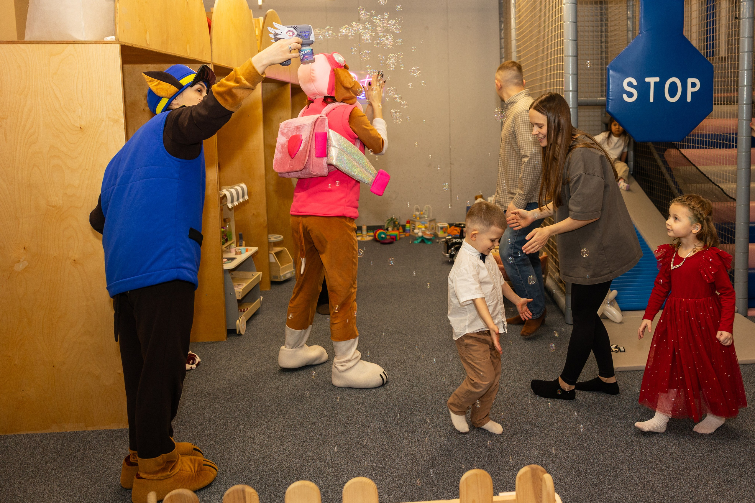 День рождения Артёма 24 января 2026 года. Семейный и детский фотограф в Варшаве Мила Бобровская