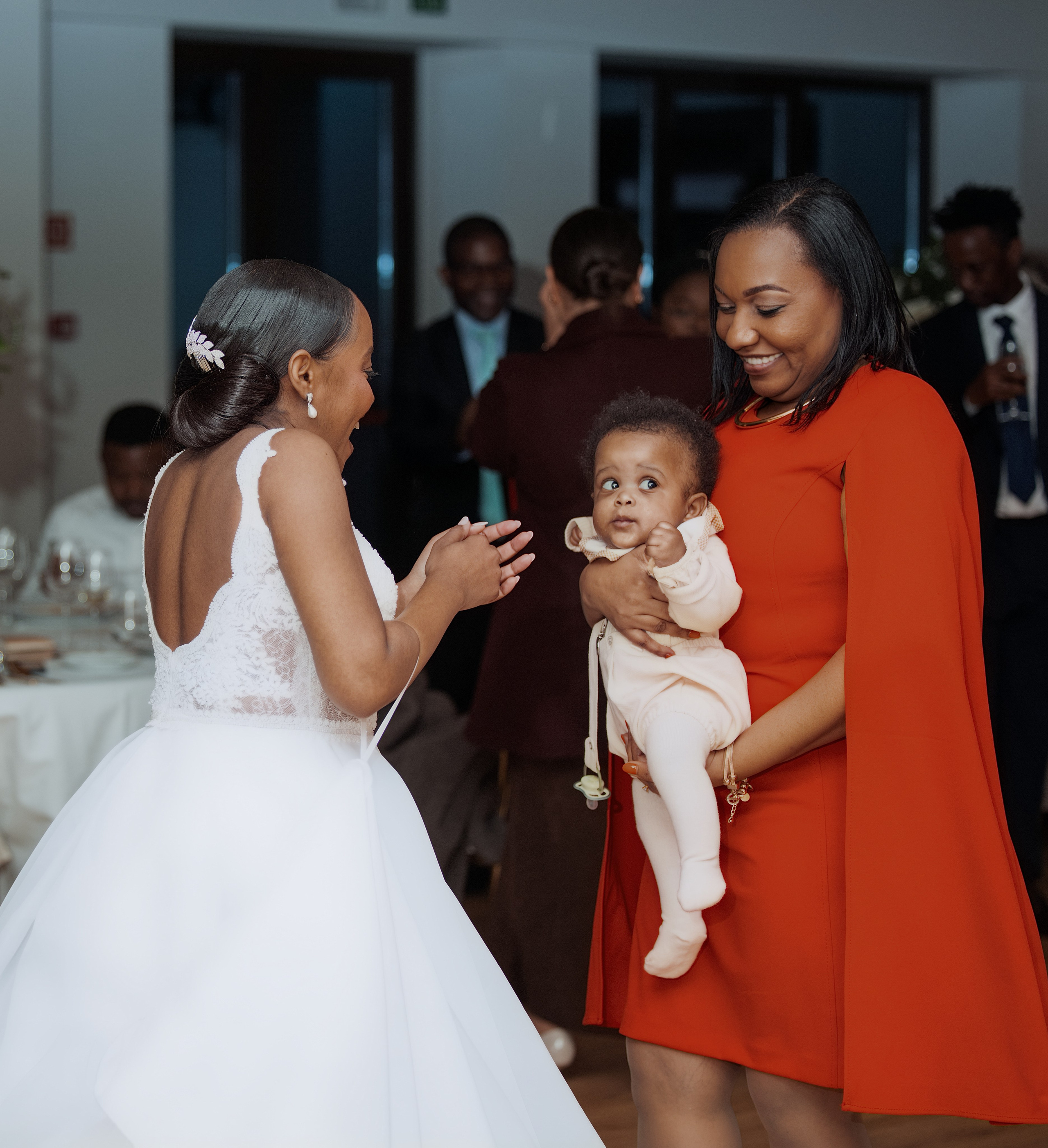 Nawik e Ethson. Fazemos o seu casamento ser lembrado por gerações