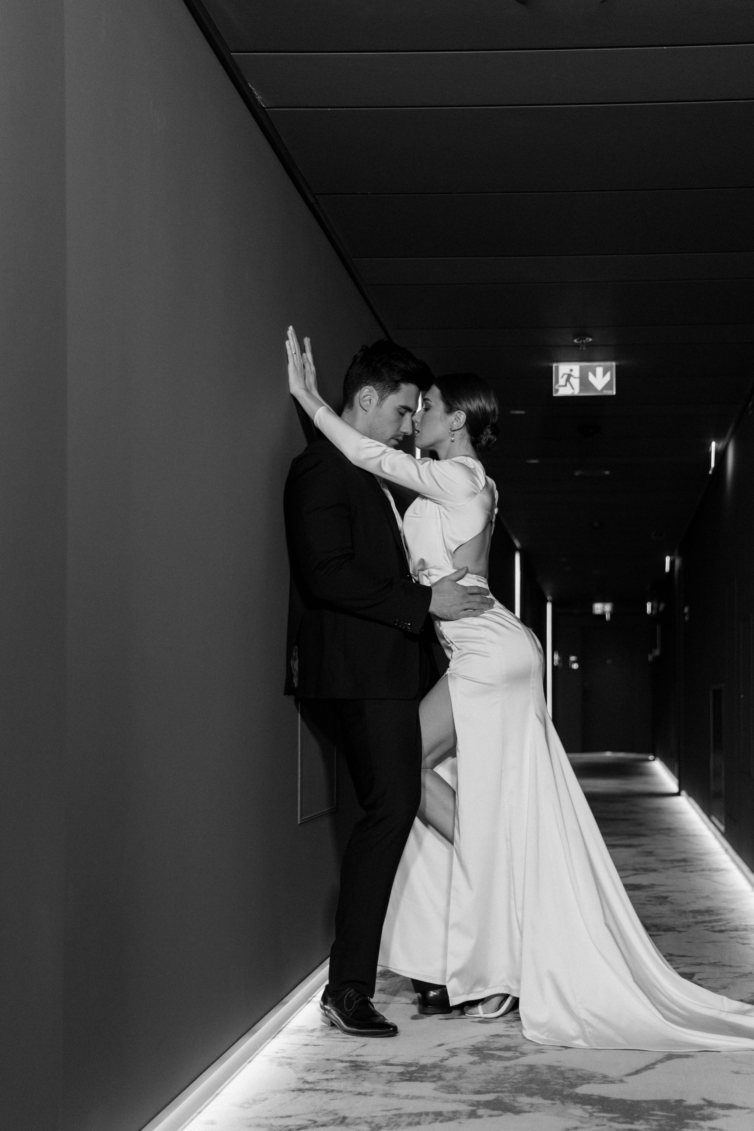 Совместные сборы в отеле. Ксюша и Кристиан. Wedding and family photographer Moscow Riyadh