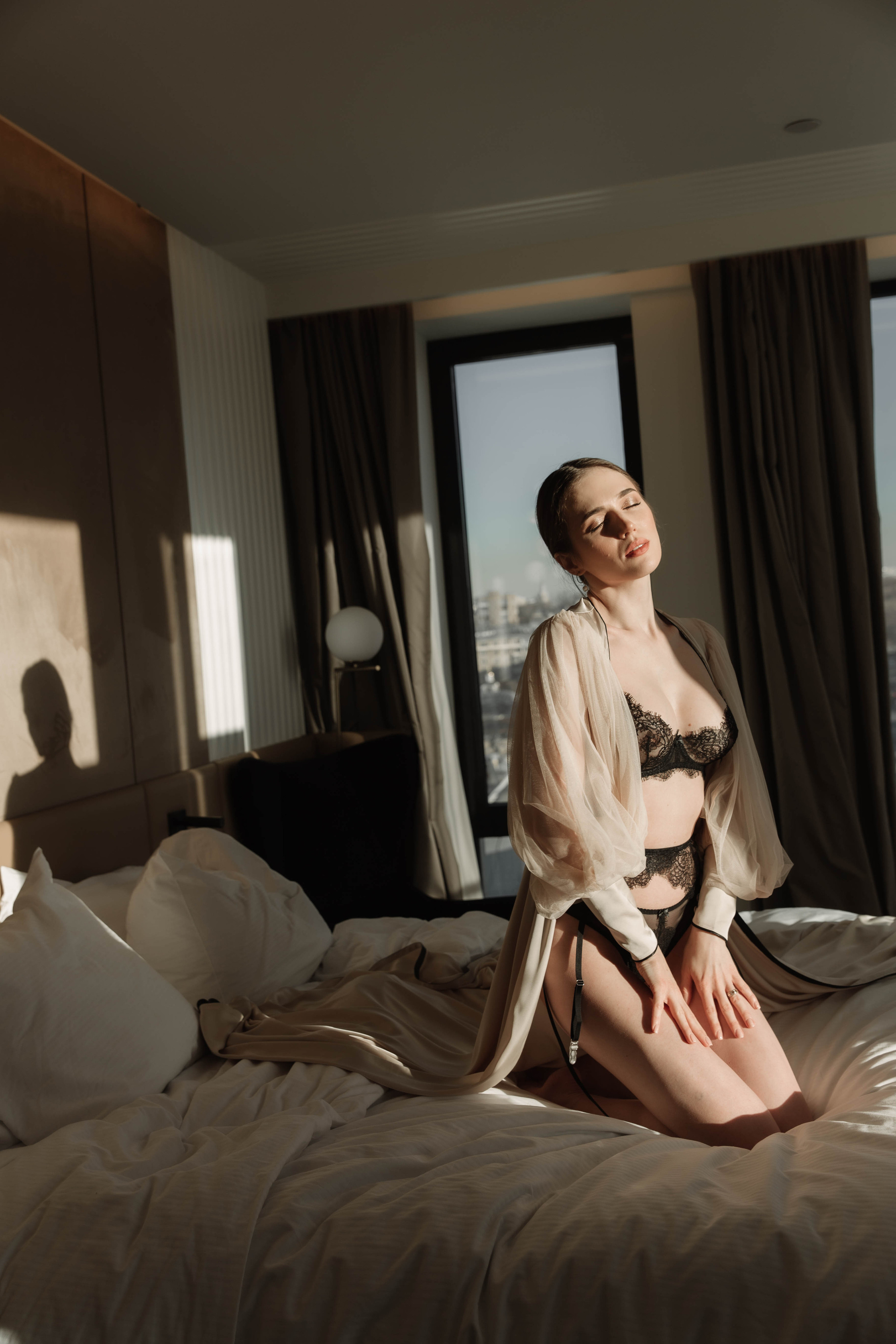 Совместные сборы в отеле. Ксюша и Кристиан. Wedding and family photographer Moscow Riyadh