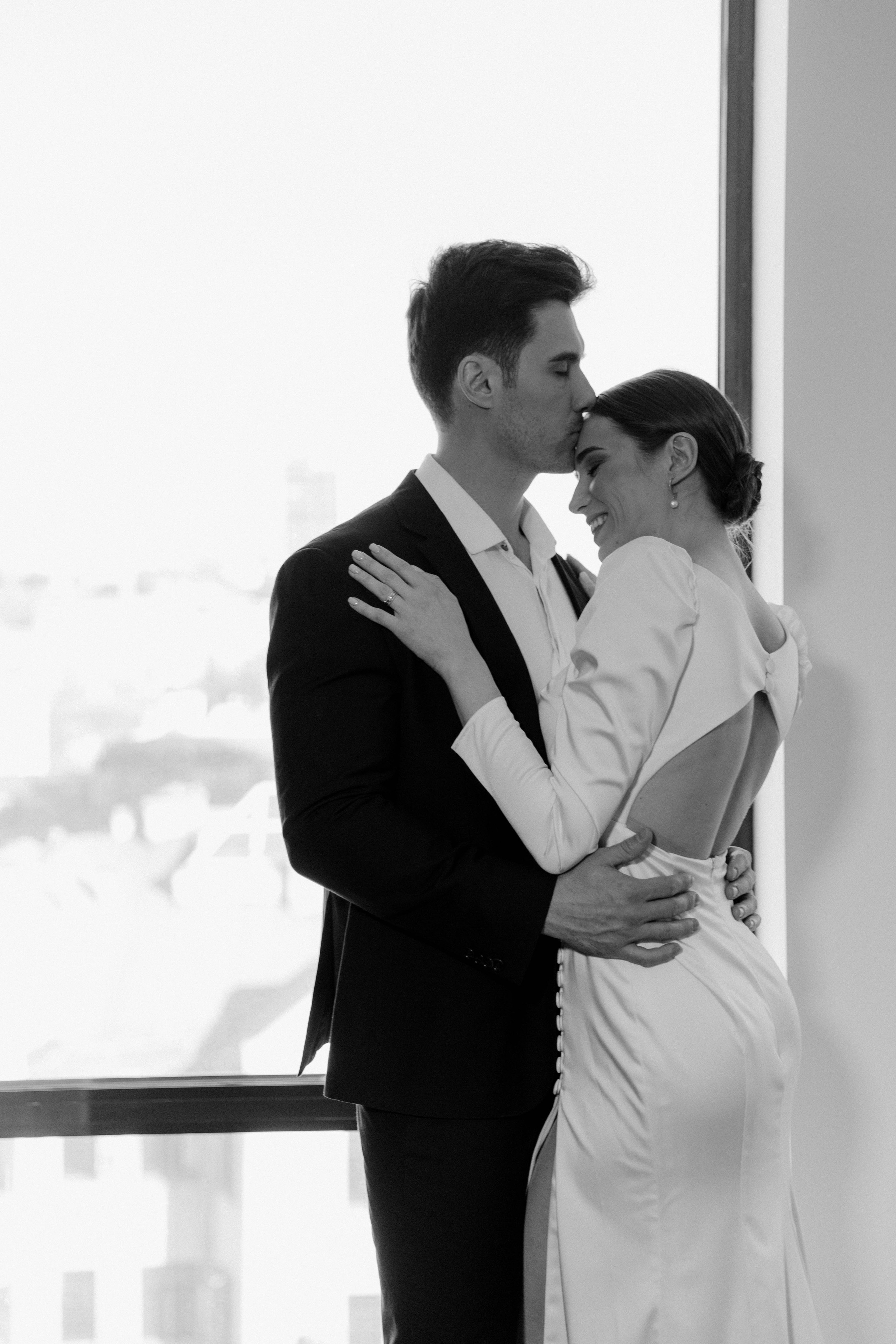 Совместные сборы в отеле. Ксюша и Кристиан. Wedding and family photographer Moscow Riyadh