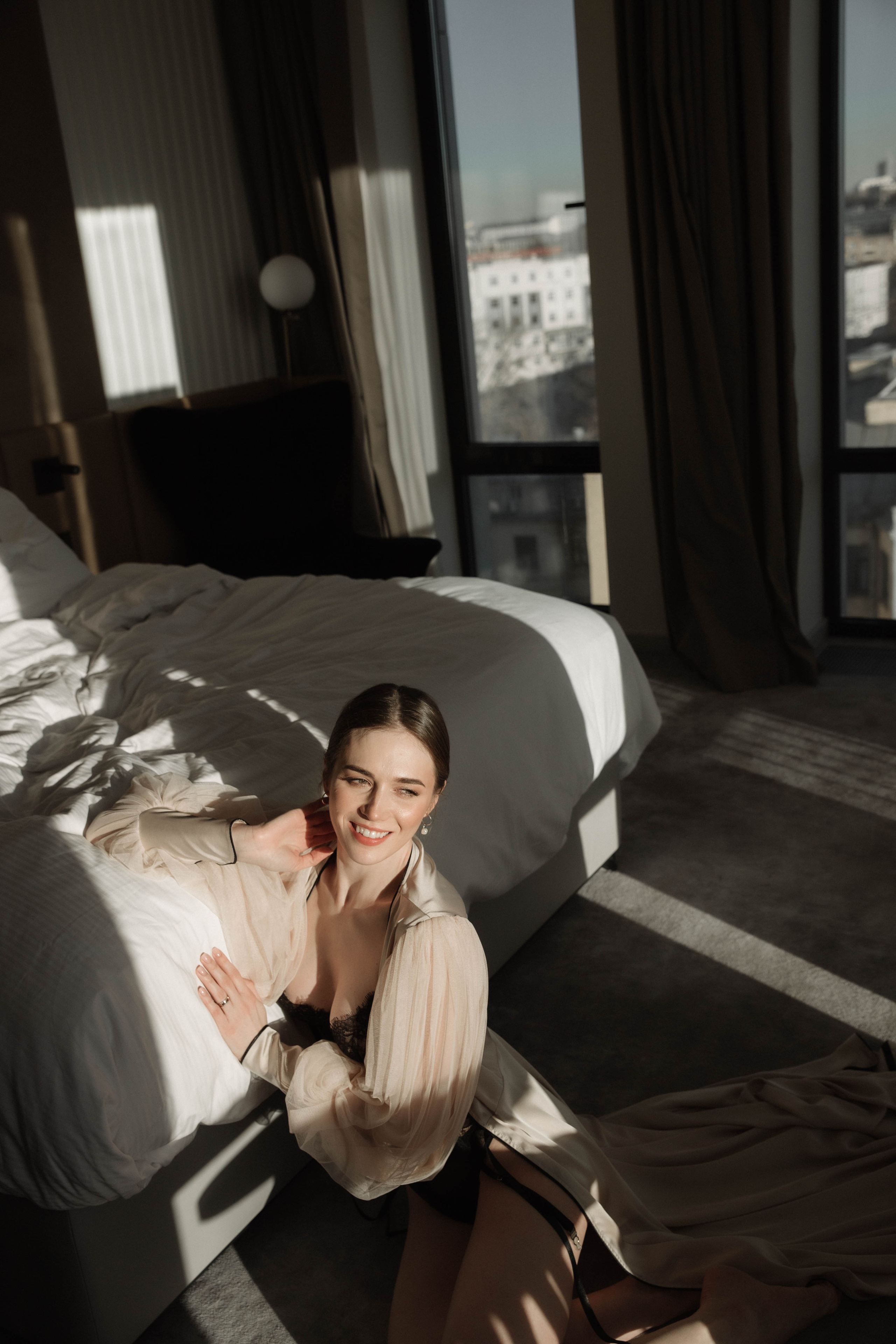 Совместные сборы в отеле. Ксюша и Кристиан. Wedding and family photographer Moscow Riyadh