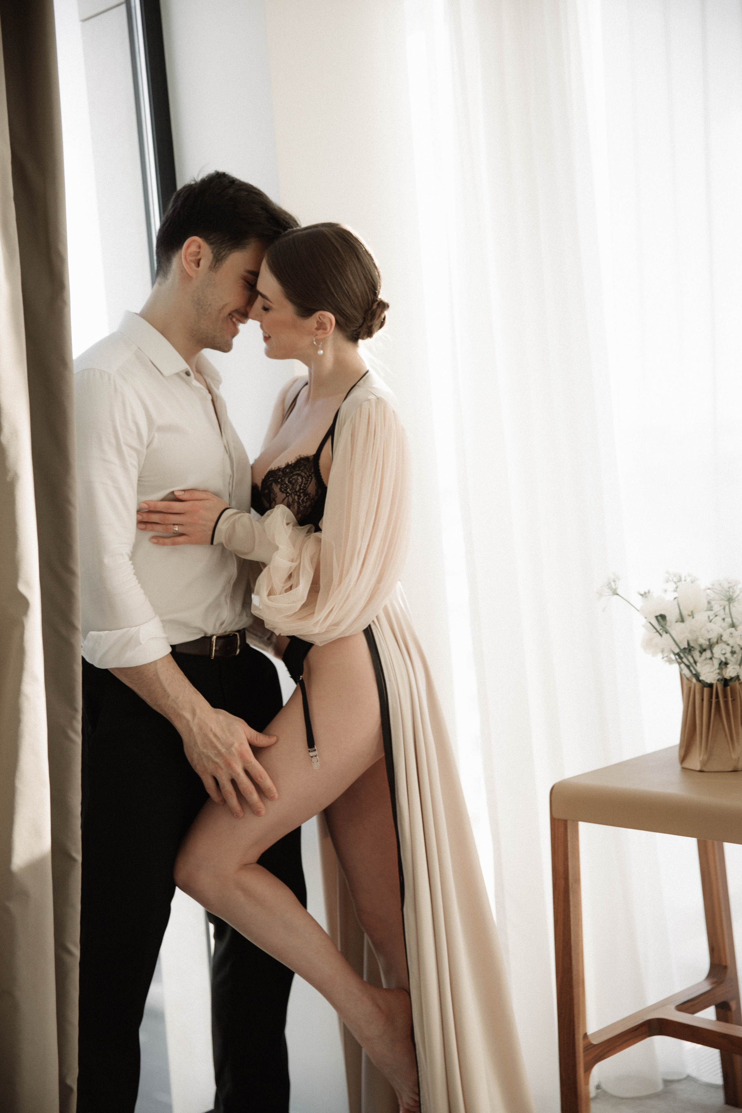 Совместные сборы в отеле. Ксюша и Кристиан. Wedding and family photographer Moscow Riyadh