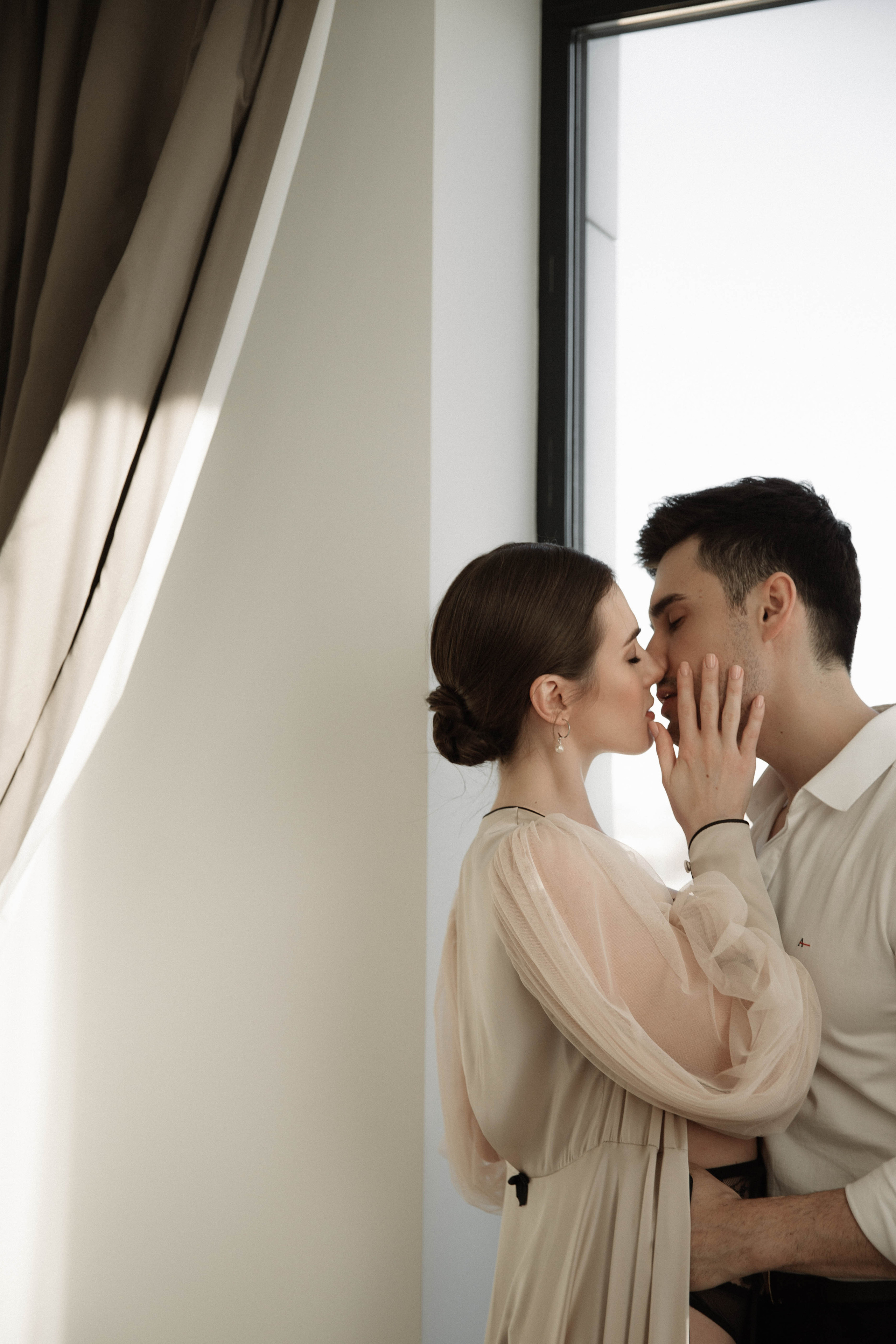 Совместные сборы в отеле. Ксюша и Кристиан. Wedding and family photographer Moscow Riyadh