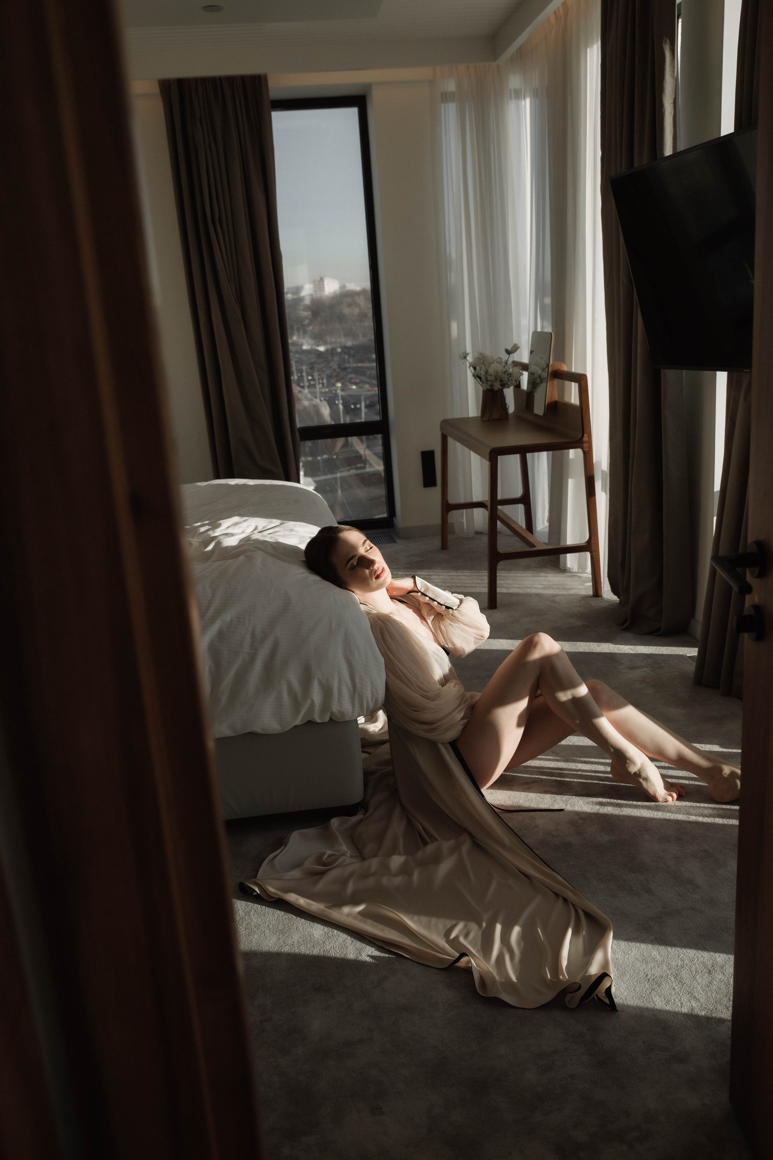 Совместные сборы в отеле. Ксюша и Кристиан. Wedding and family photographer Moscow Riyadh