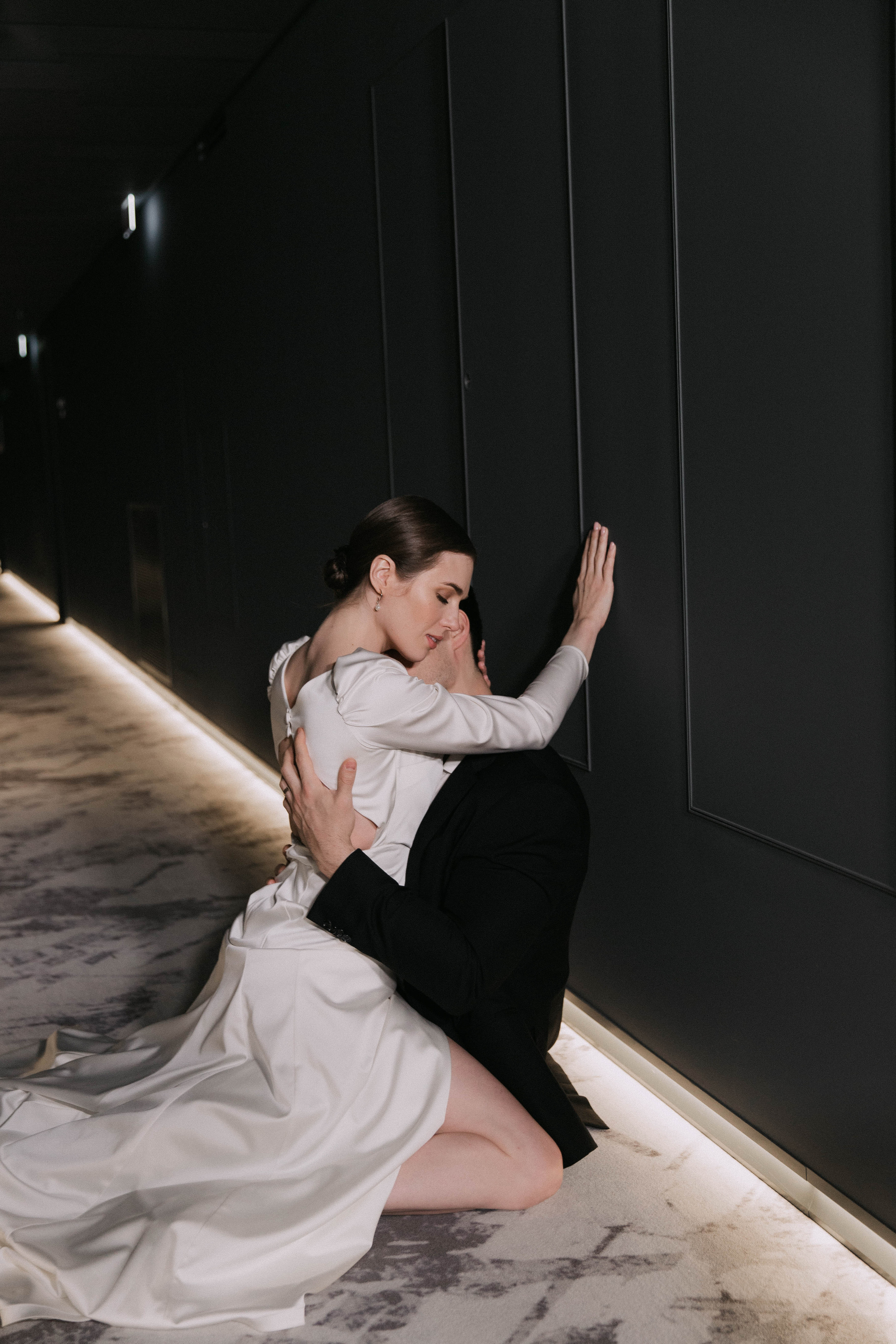 Совместные сборы в отеле. Ксюша и Кристиан. Wedding and family photographer Moscow Riyadh