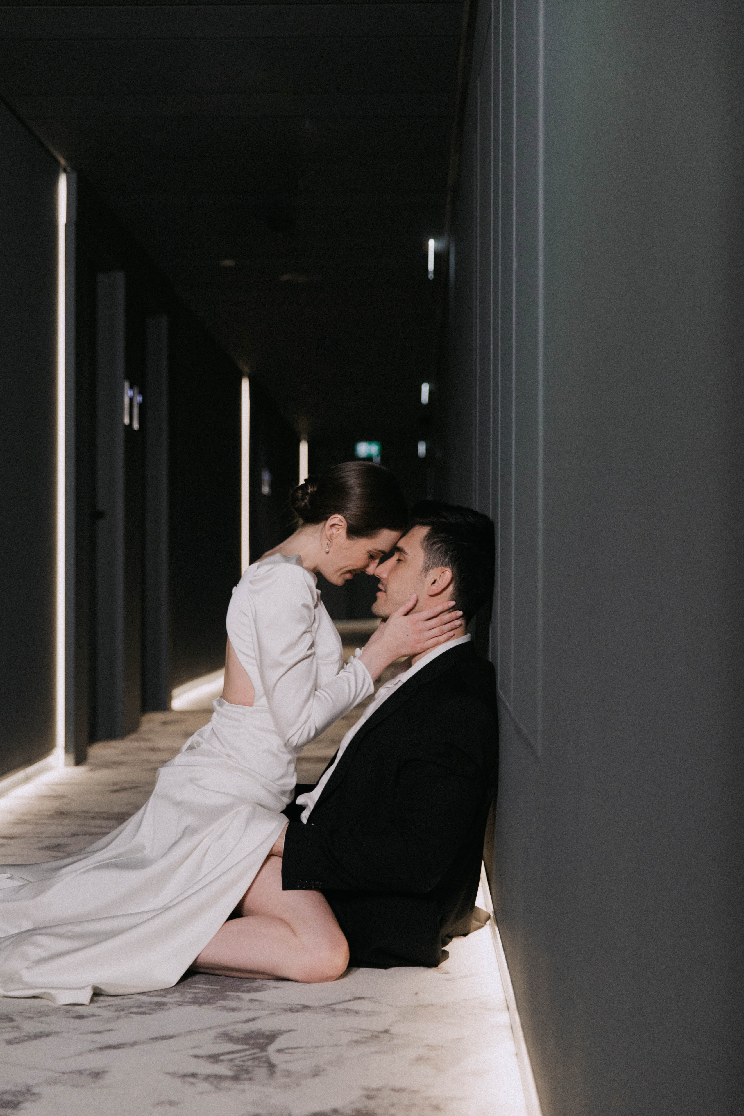 Совместные сборы в отеле. Ксюша и Кристиан. Wedding and family photographer Moscow Riyadh