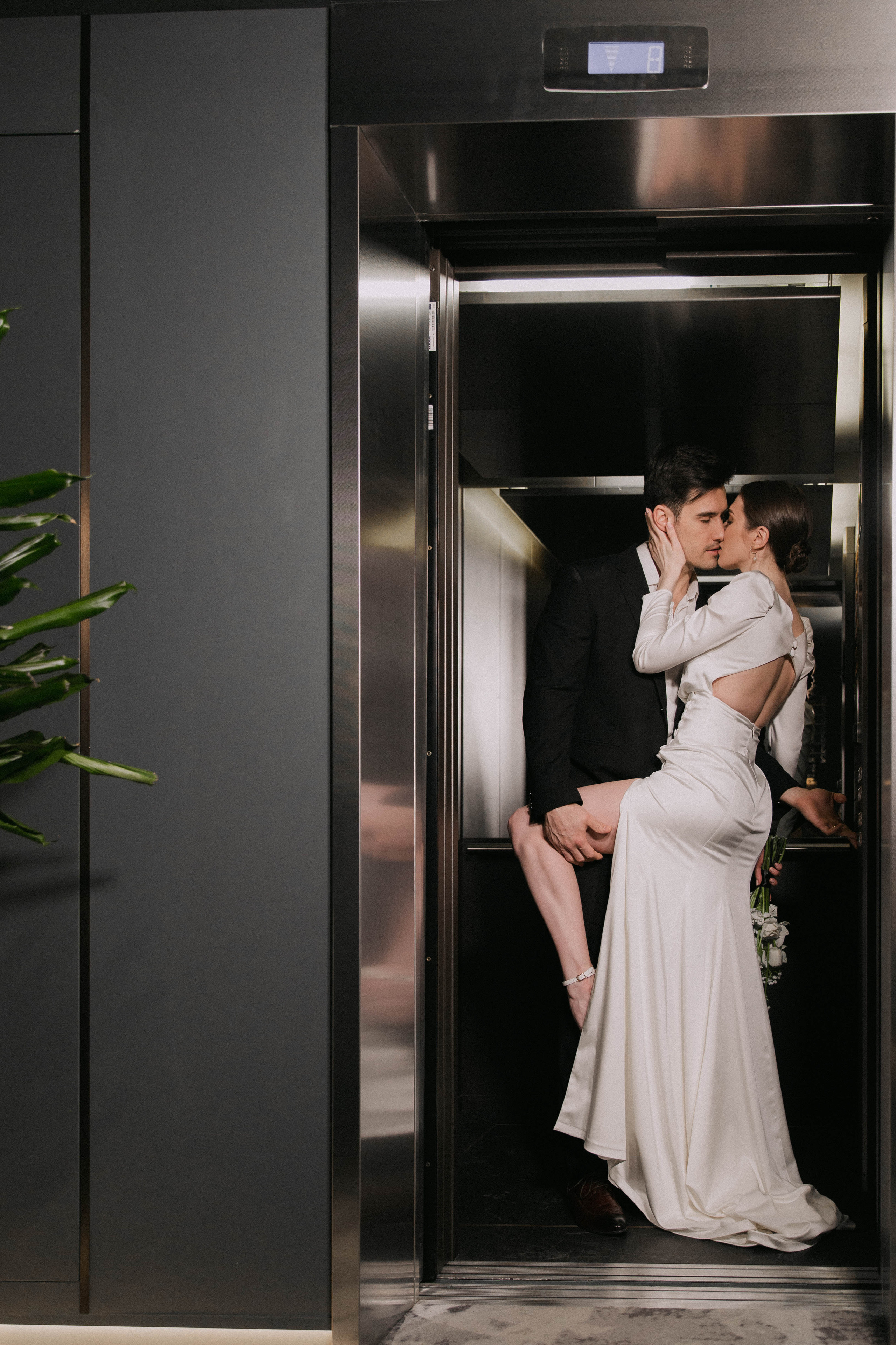 Совместные сборы в отеле. Ксюша и Кристиан. Wedding and family photographer Moscow Riyadh