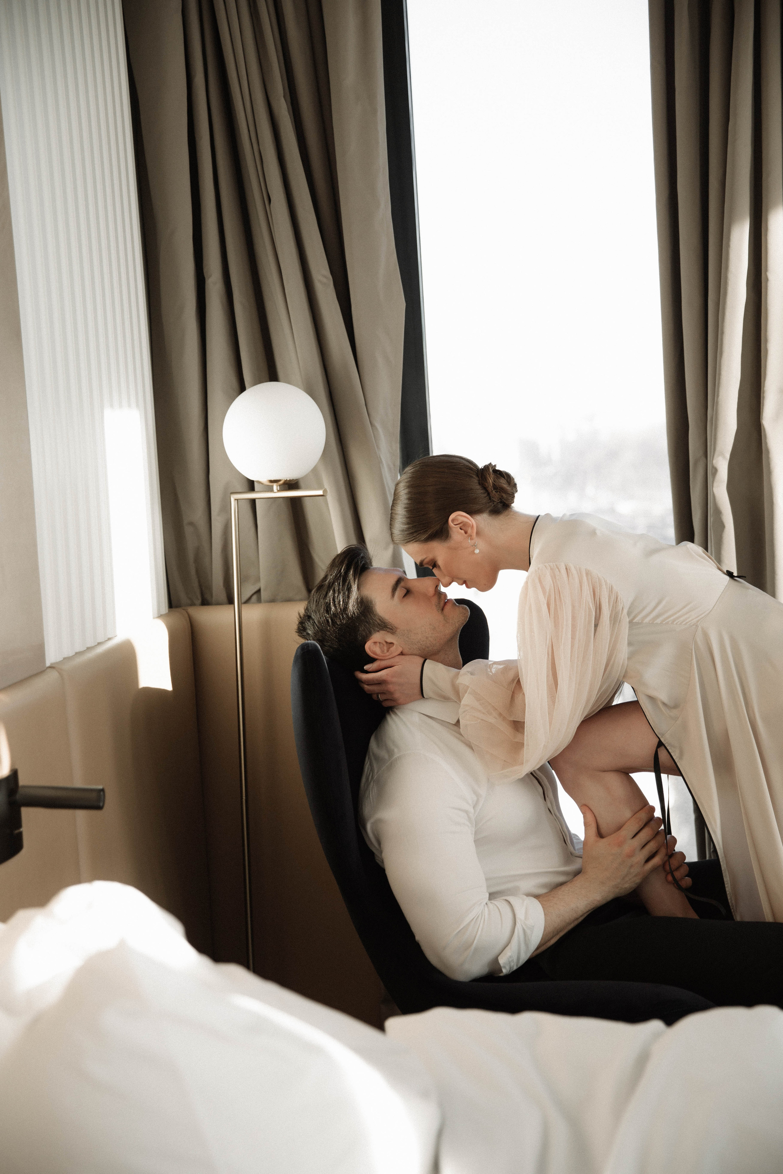 Совместные сборы в отеле. Ксюша и Кристиан. Wedding and family photographer Moscow Riyadh