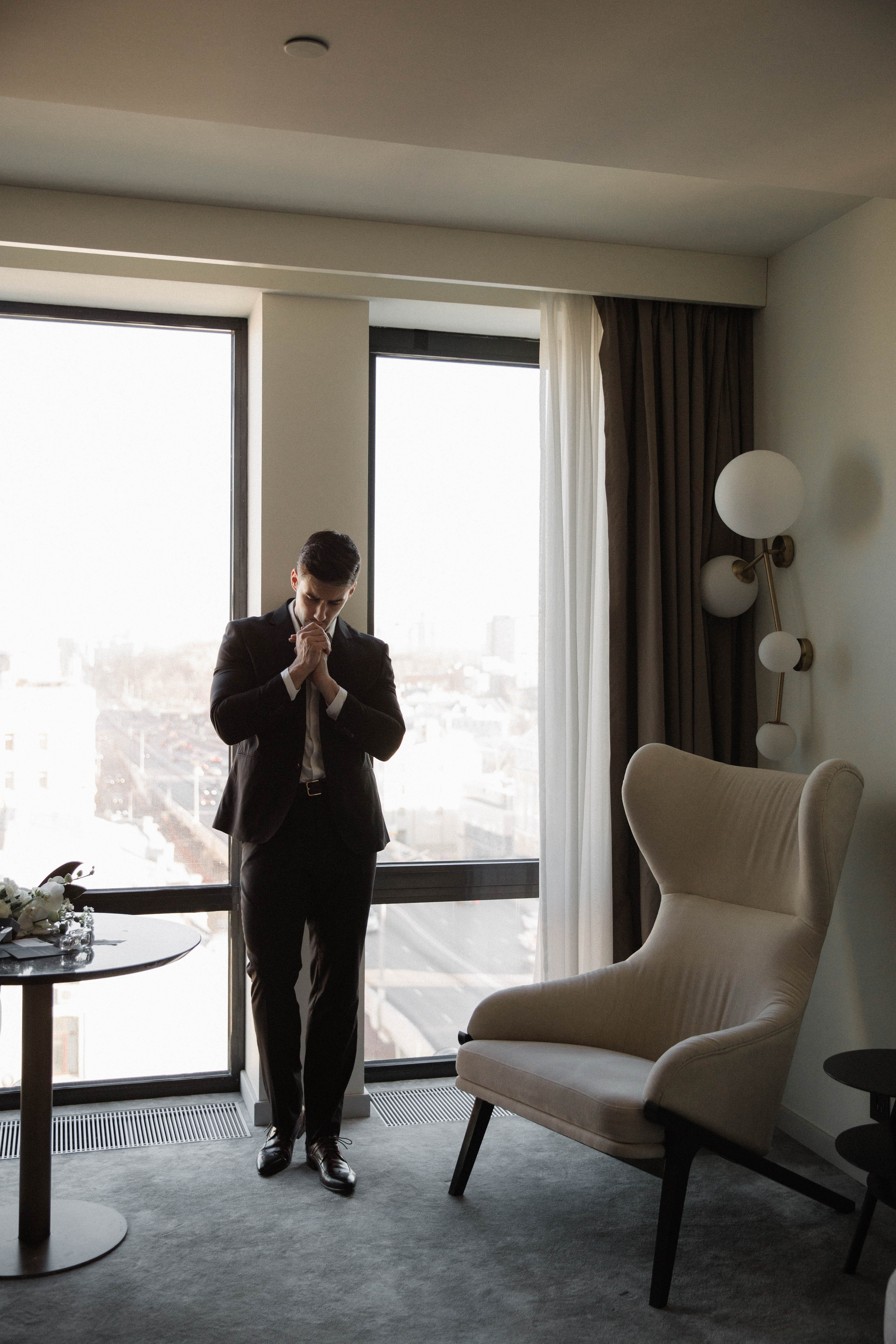 Совместные сборы в отеле. Ксюша и Кристиан. Wedding and family photographer Moscow Riyadh