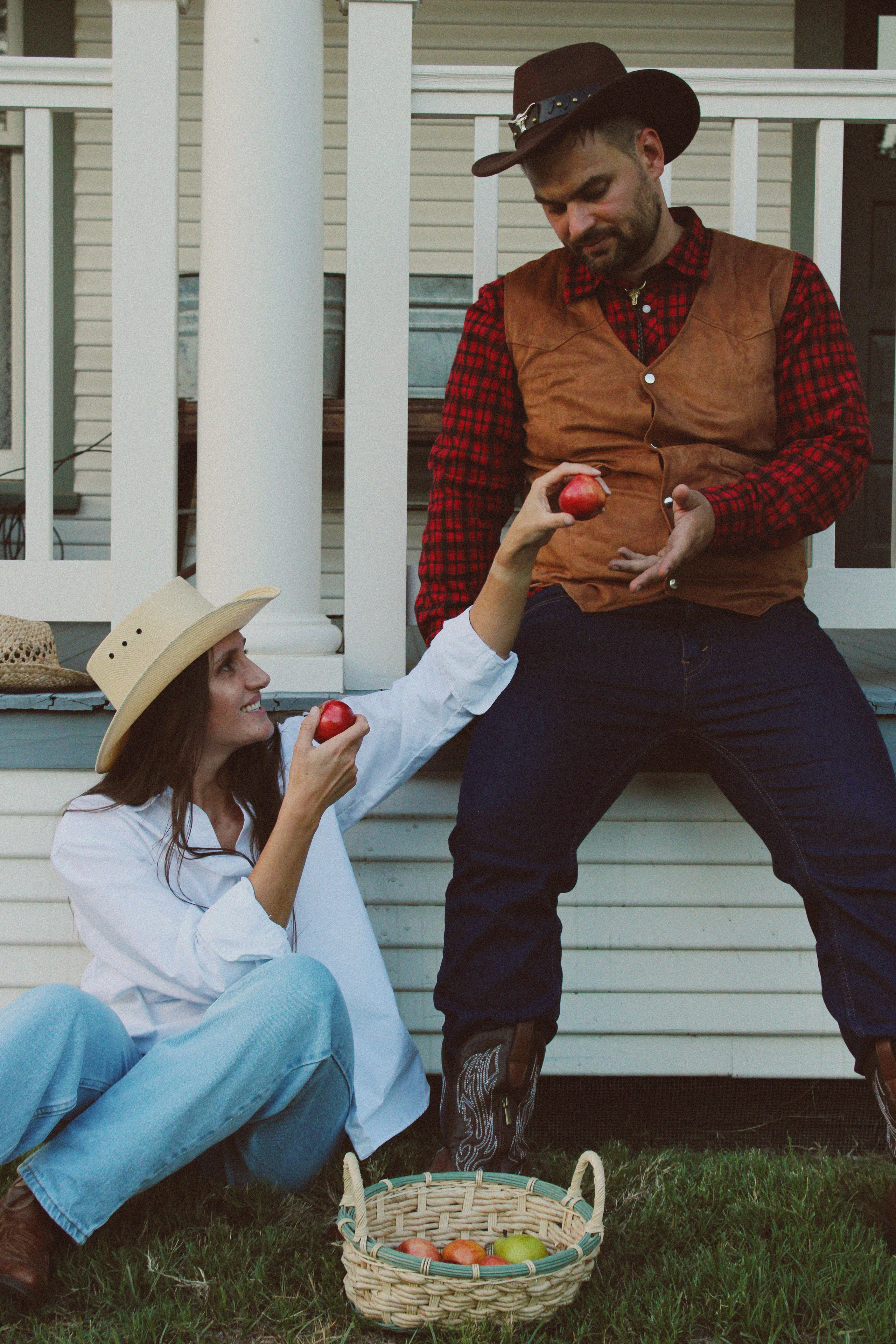 Texas Countryside Family Photoshoot in Cowboy Style. Lana Petrychenko — Portrait & Family Photographer. Valencia, Spain