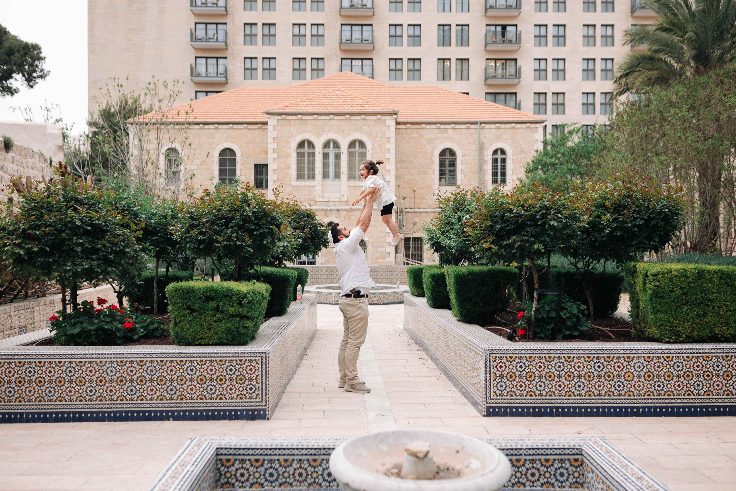 EXPECTING A BABY, JERUSALEM. PHOTOGRAPHER IN ISRAEL