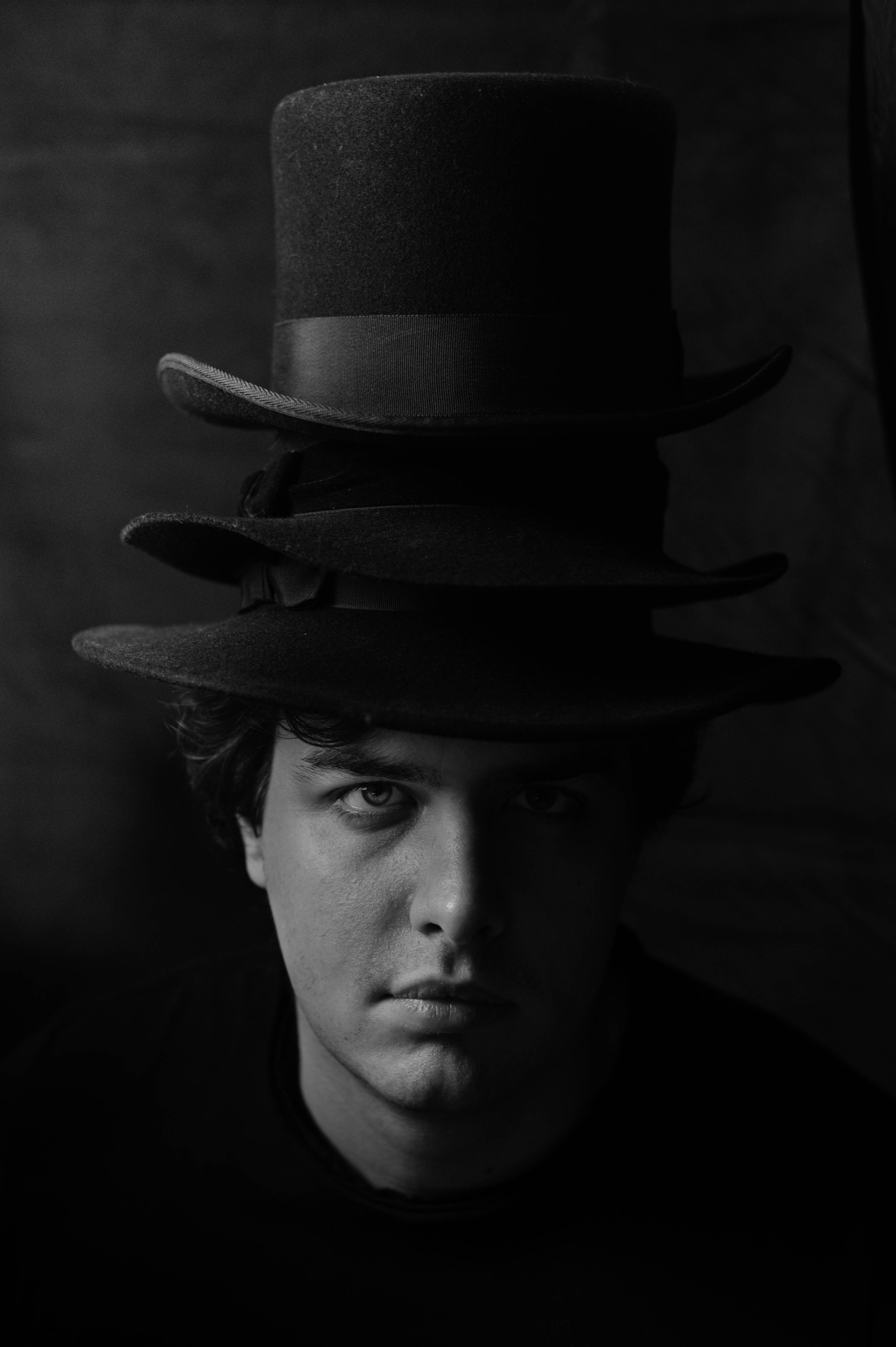 Portrait and lifestyle photographer based in Toronto, Canada