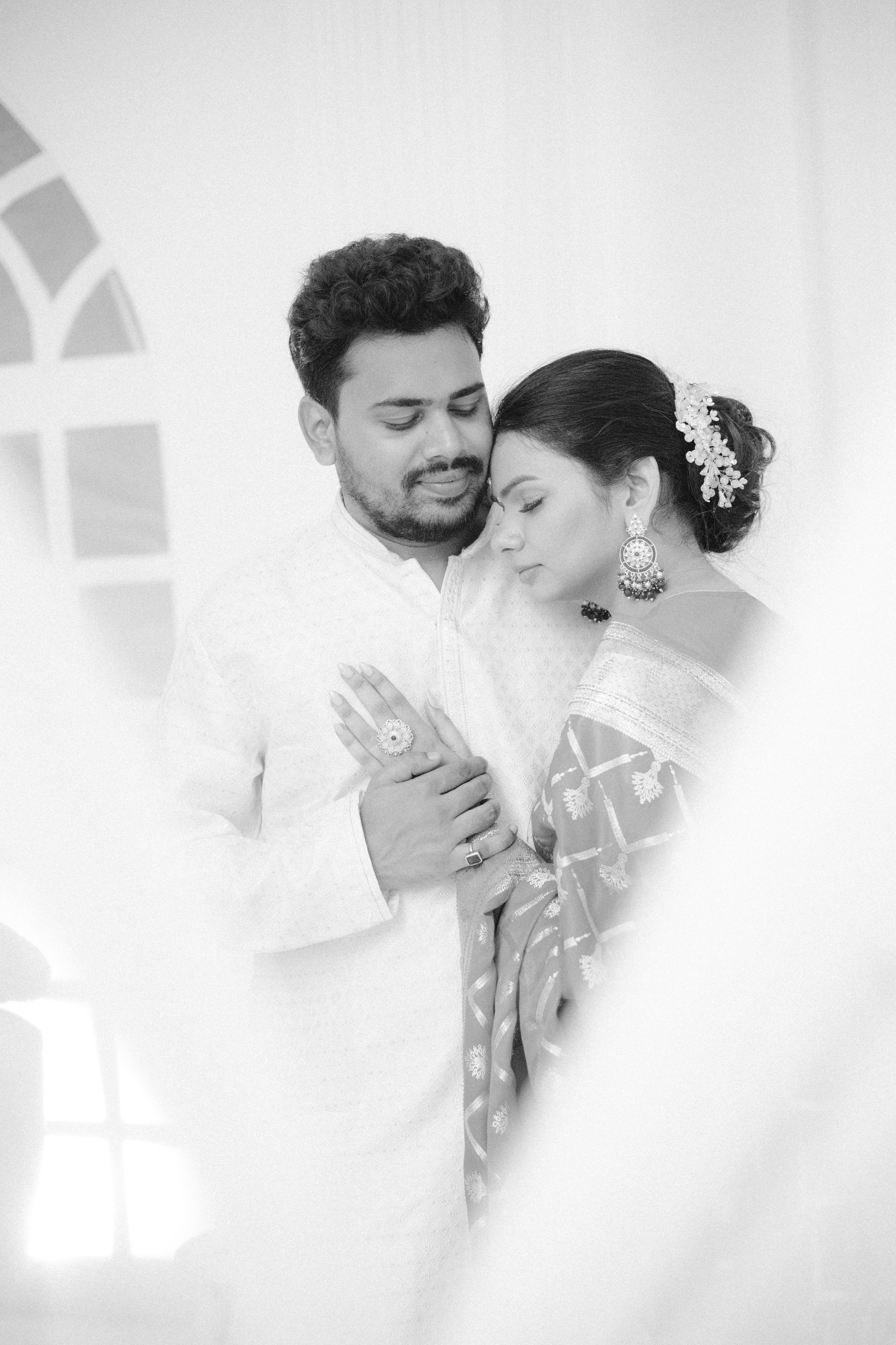 COUPLE SESSIONS. Love Emotions Weddings