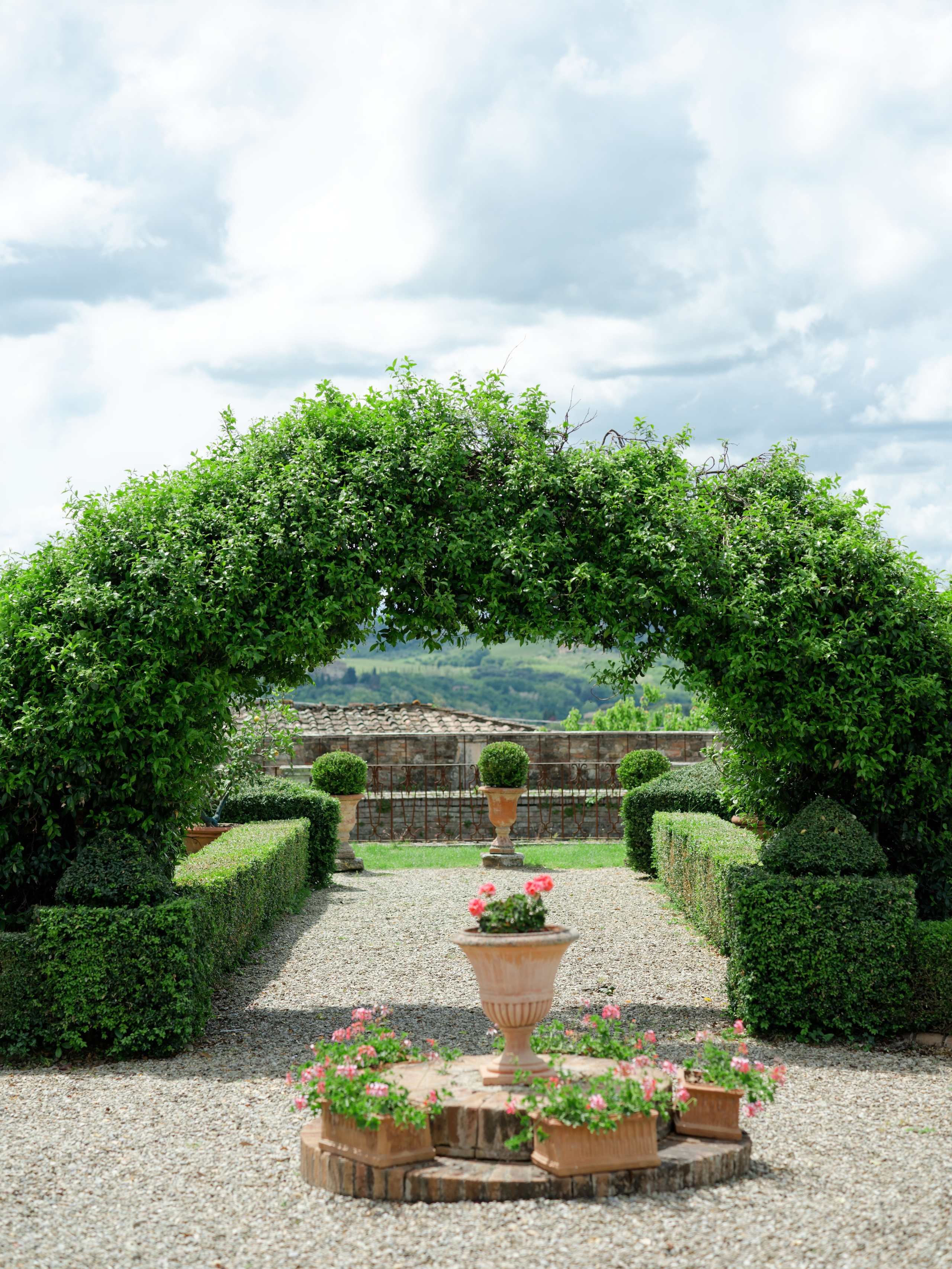 Wedding editorial at Villa di Geggiano, Tuscany, Italy