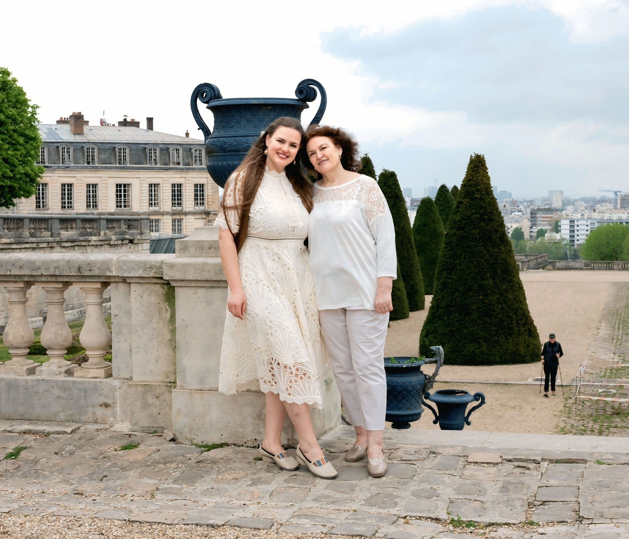 Family photoshoot in Paris. Alina Tagzieva- a photograper in Paris