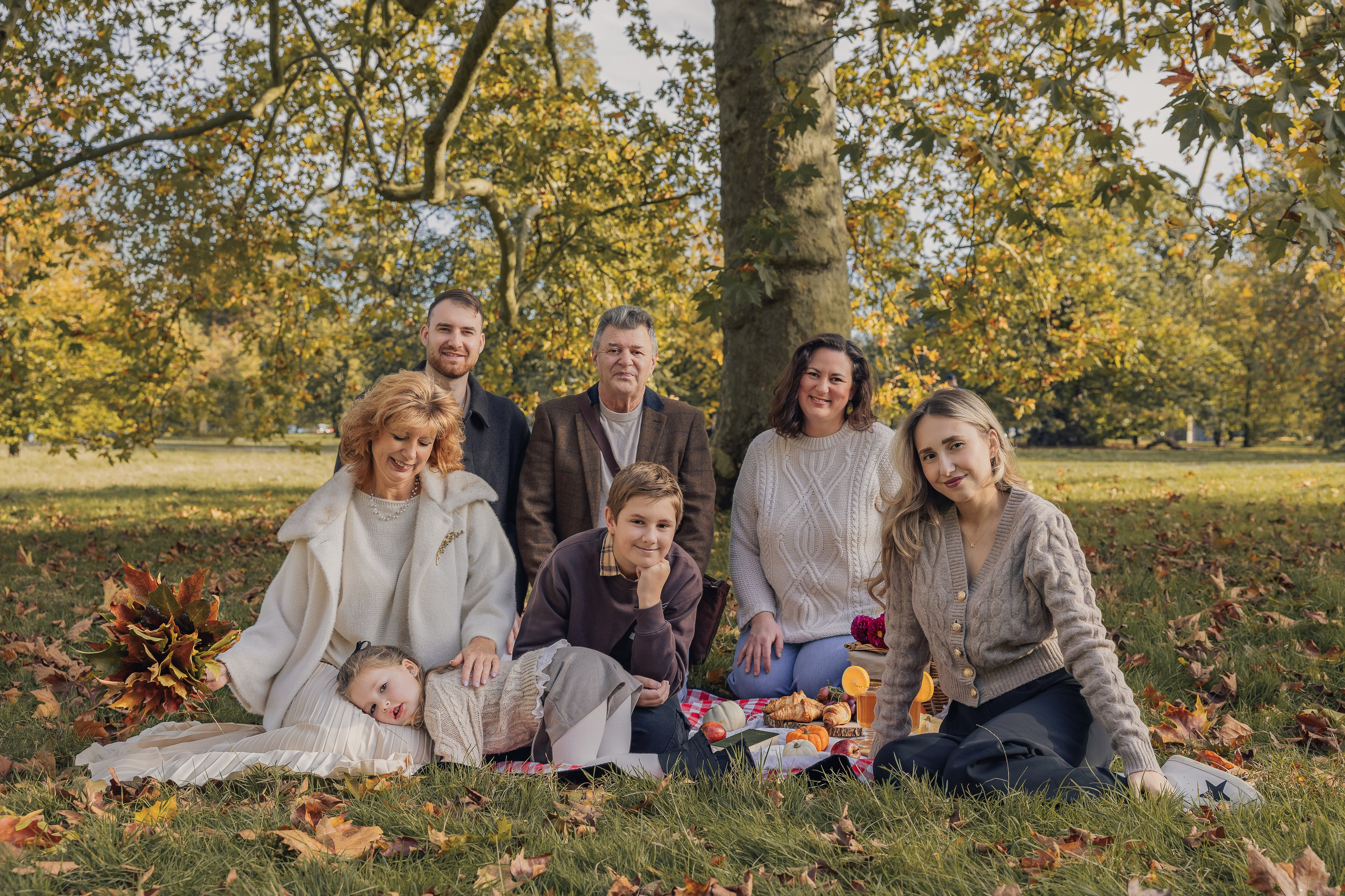 Family autumnal session. PHOTOGRAPHER IN LONDON