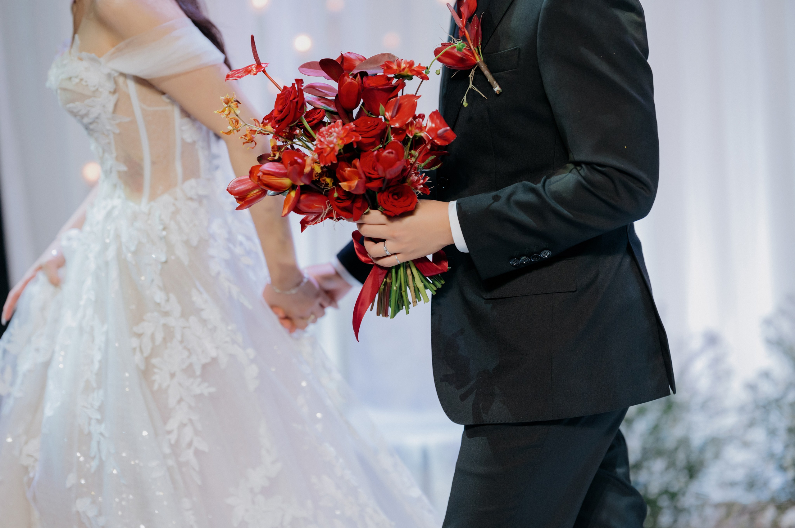 DAT & TU / Wedding Party. Saigon Wedding Present | Art Beyond Moments