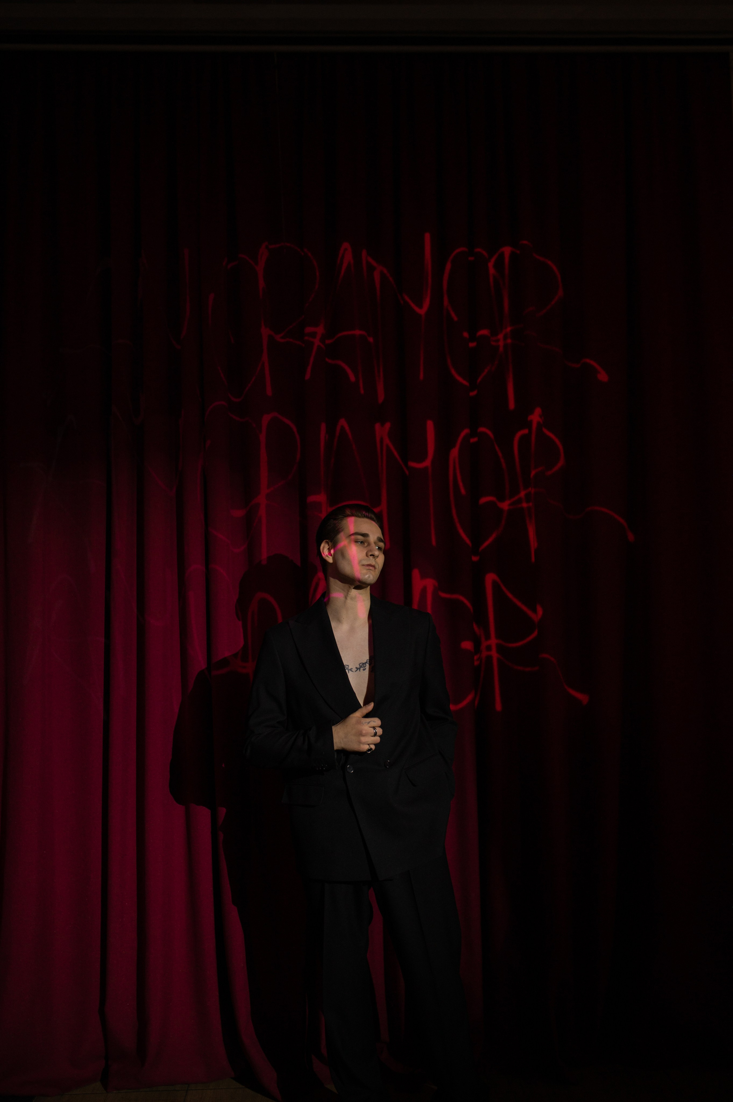 RED. Wedding and commercial photographer