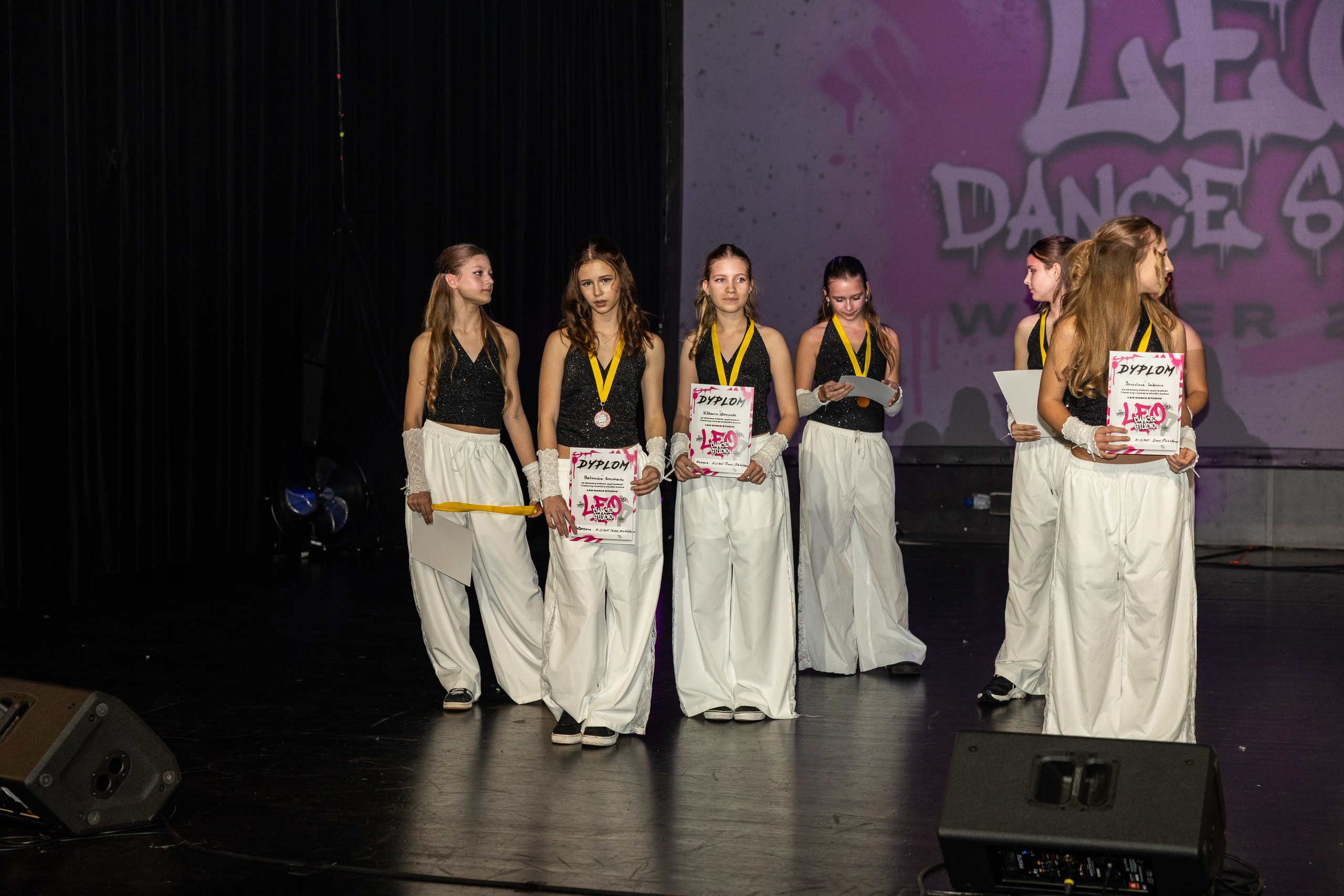 LEO DANCE SHOW WINTER 2025. Семейный и детский фотограф в Варшаве Мила Бобровская