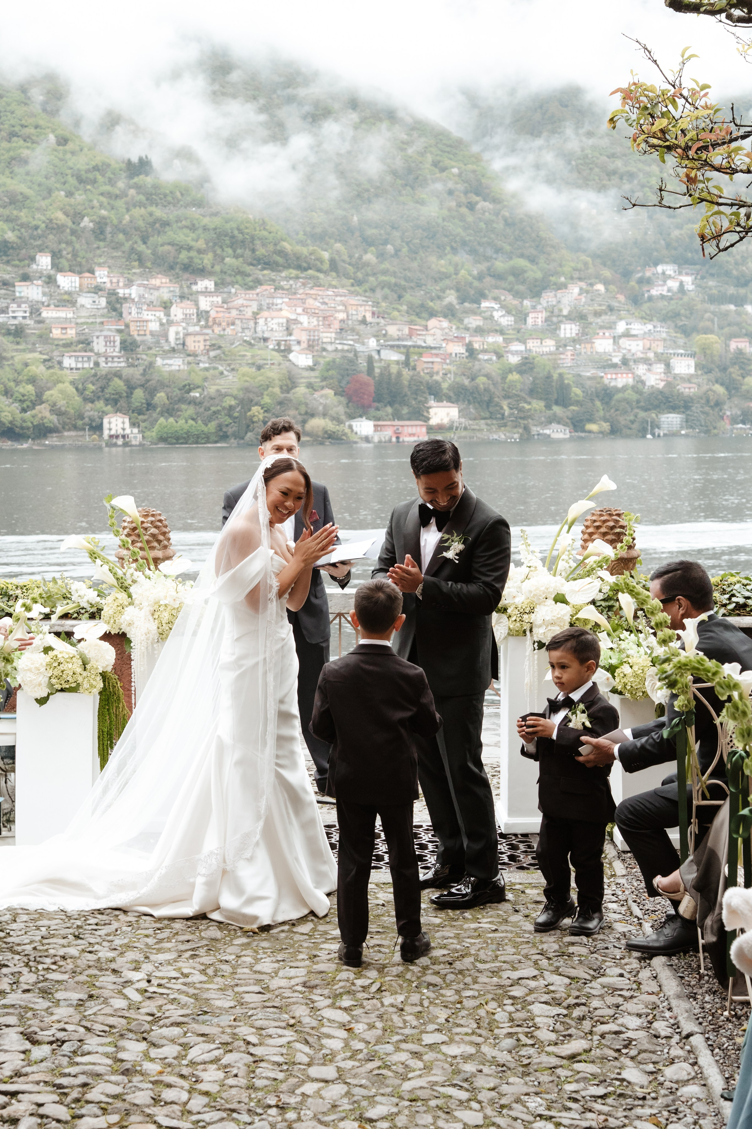 BEATRICE AND RAFAELE_LAKE COMO_Villa Regina Teodolinda. PHOTOGRAPHER IN ITALY